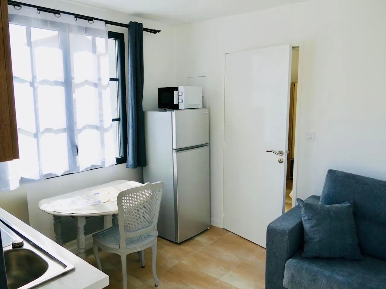 Dining area in Clos des Aigrettes -6 Gîtes de charme et confort à 30m du Port de La Cotinière