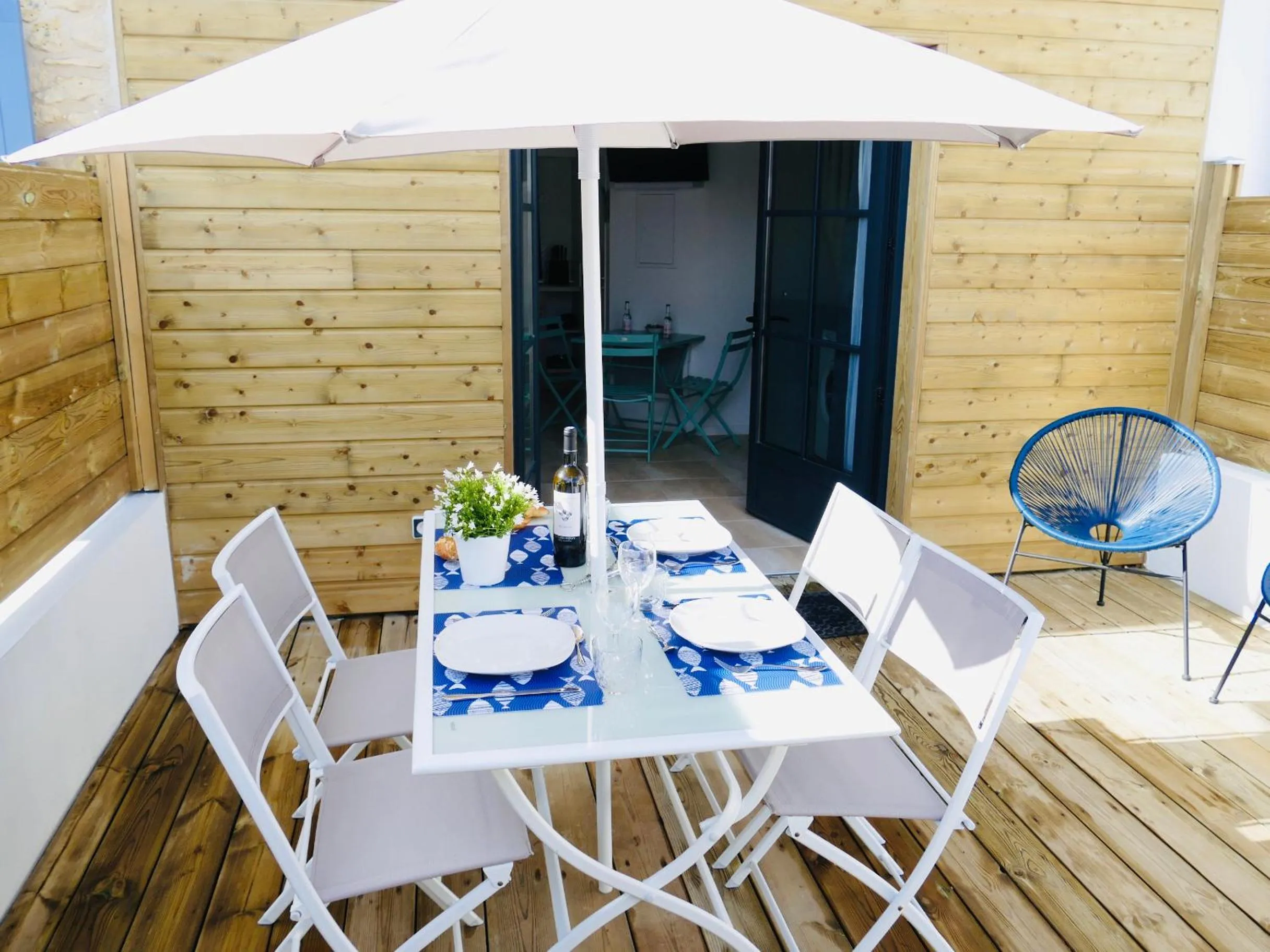 Patio in Clos des Aigrettes -6 Gîtes de charme et confort à 30m du Port de La Cotinière