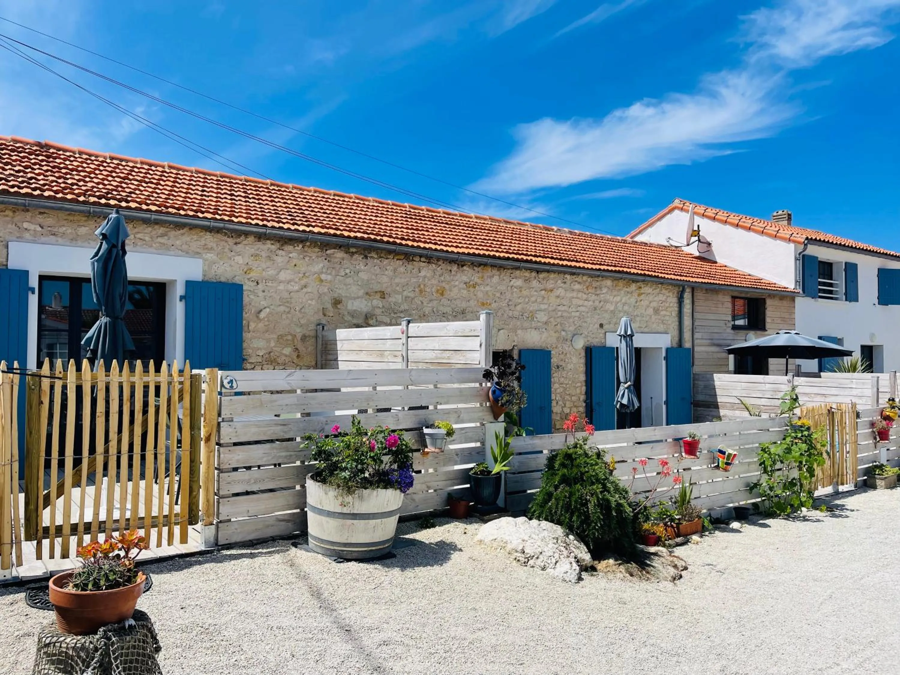 Property building in Clos des Aigrettes -6 Gîtes de charme et confort à 30m du Port de La Cotinière