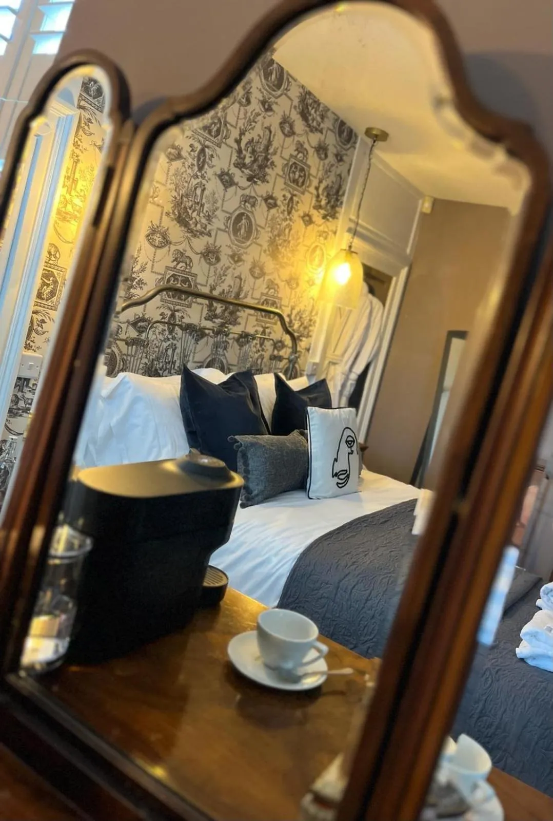 Bedroom, Bed in The Three Tuns