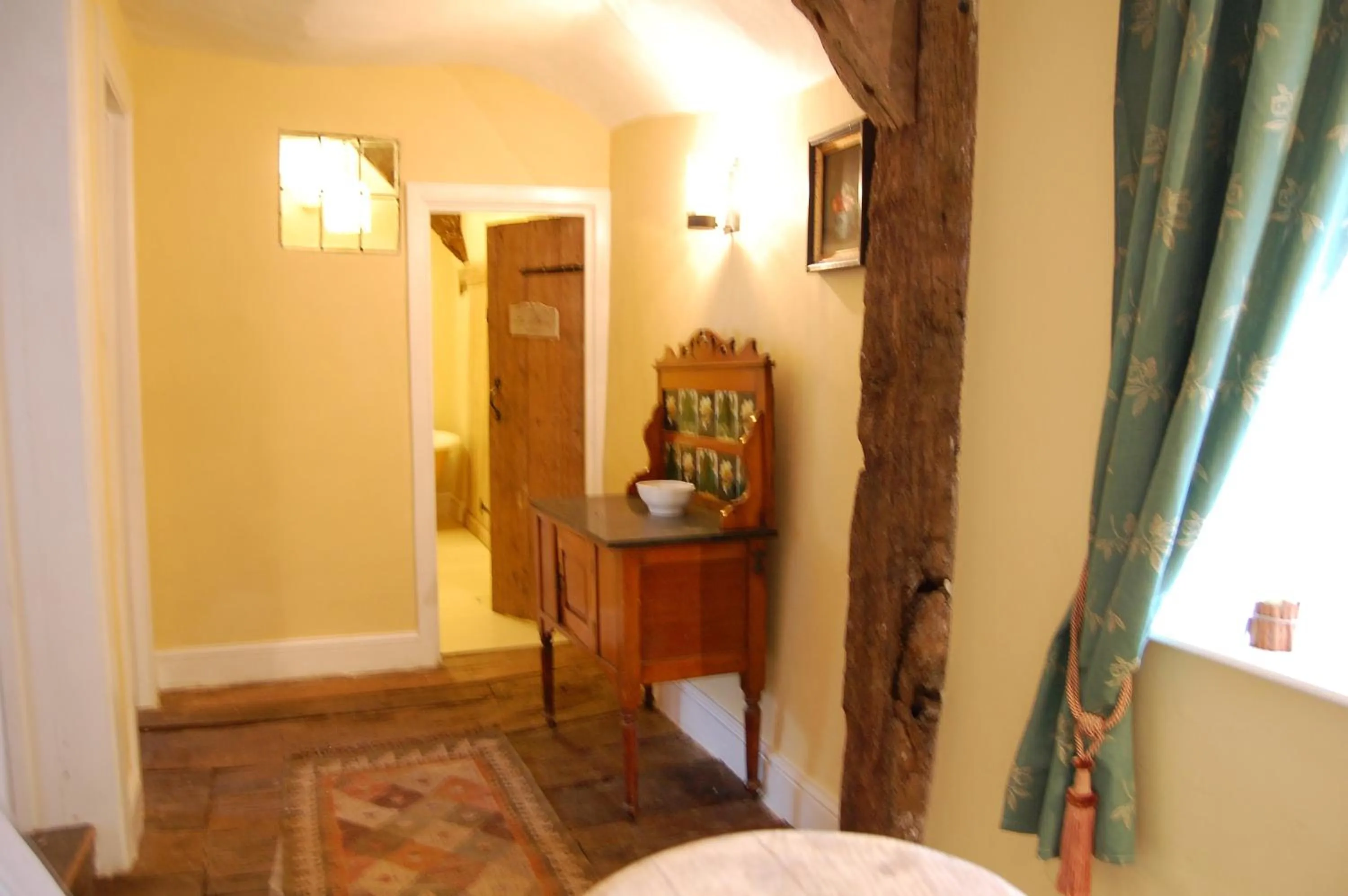 Photo of the whole room in The Three Tuns