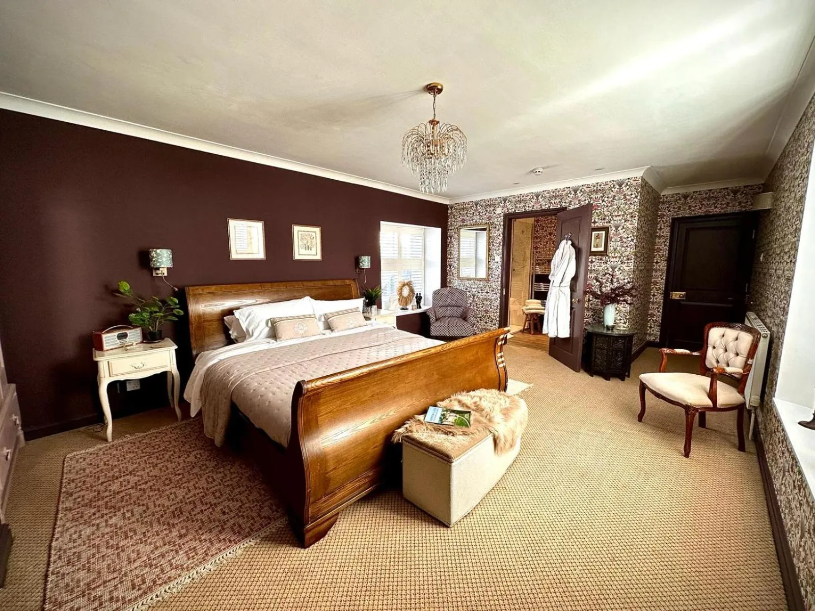 Photo of the whole room, Bed in The Three Tuns