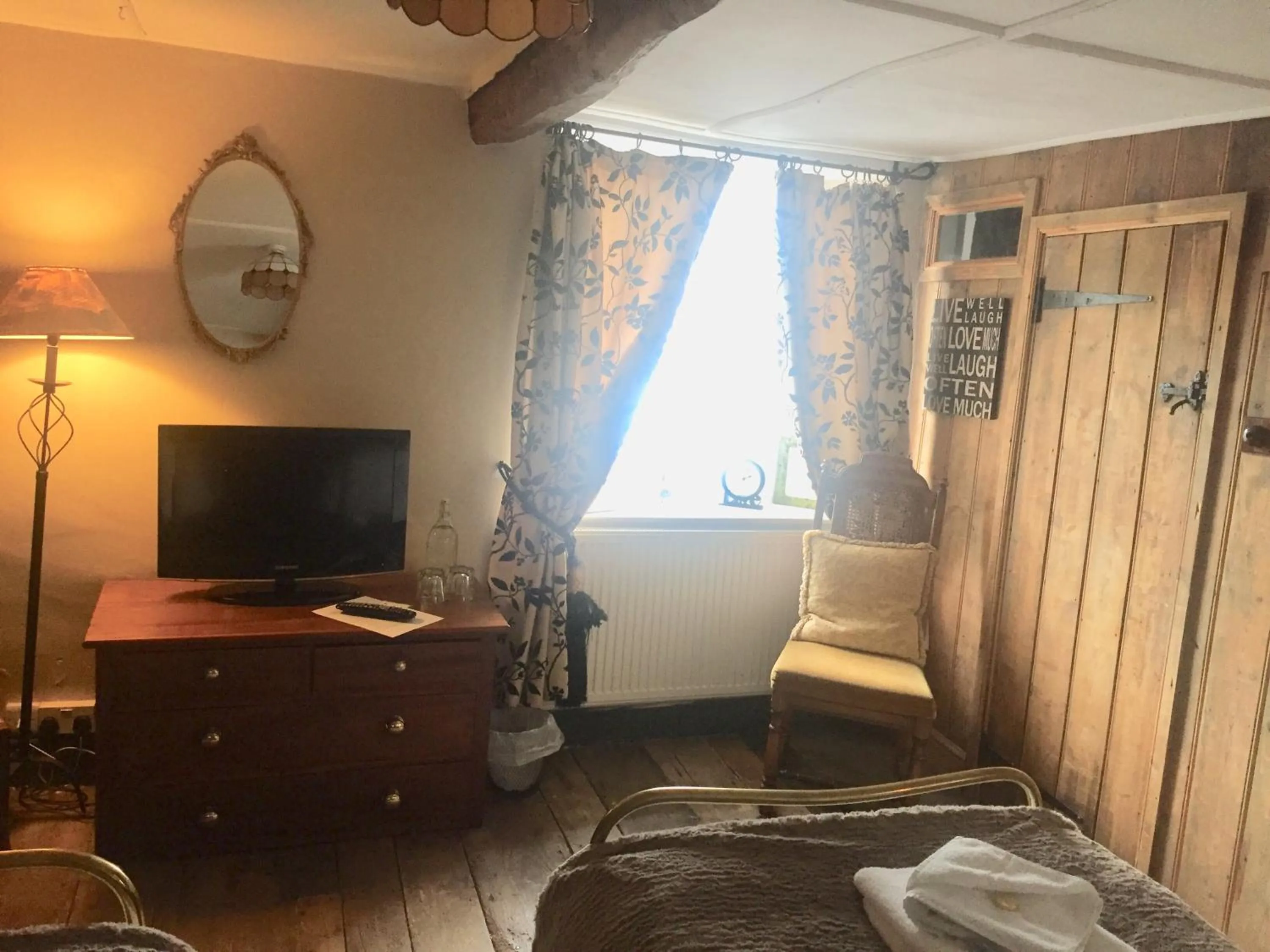 TV and multimedia, Bed in The Three Tuns