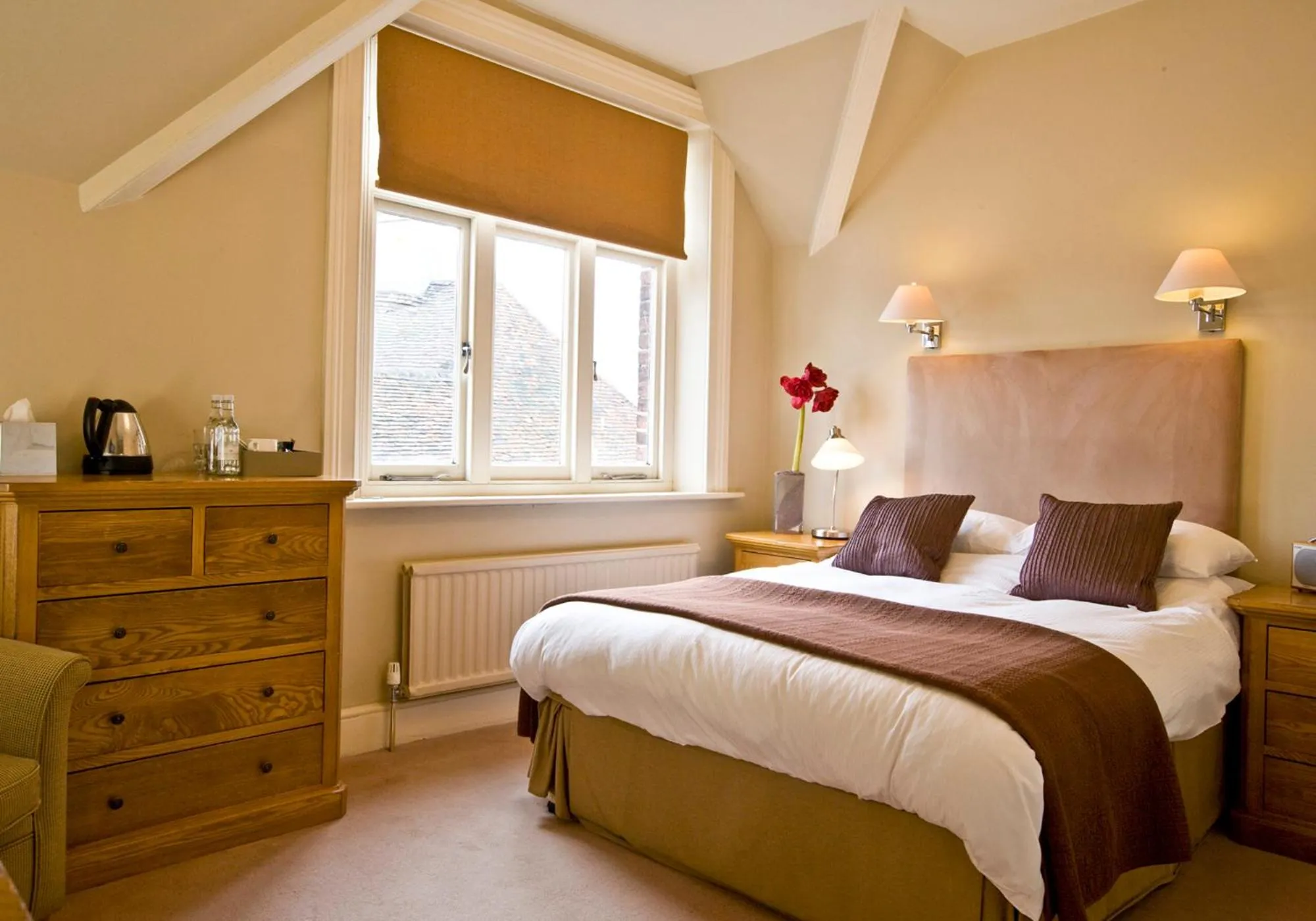 Bedroom, Bed in The Bell Hotel