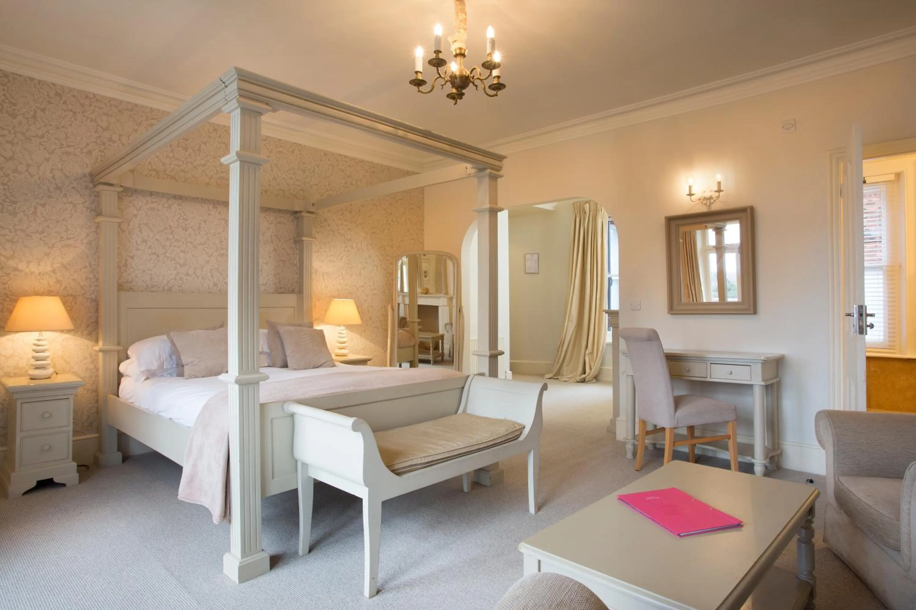 Photo of the whole room, Bed in The Bell Hotel