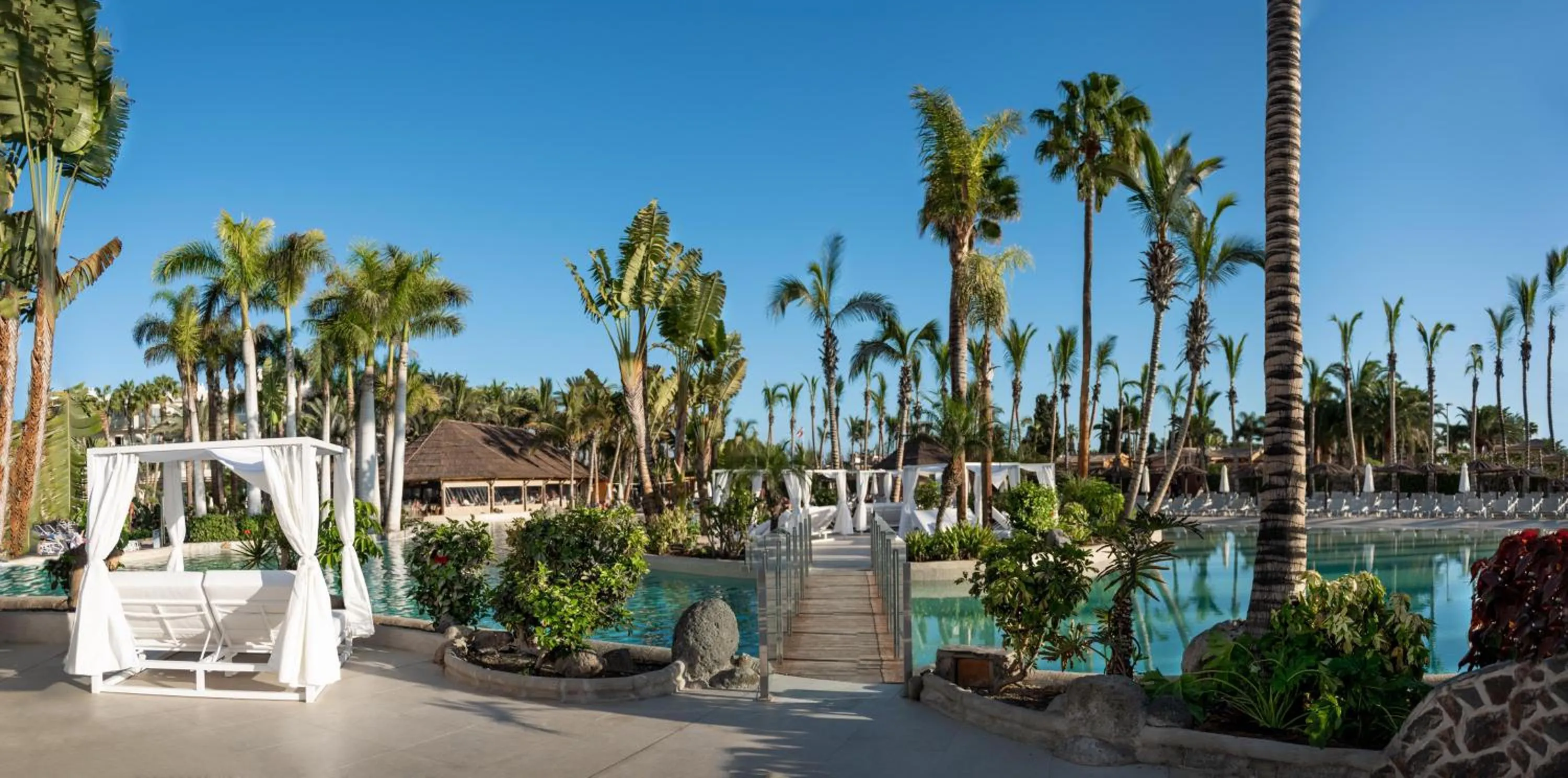 Swimming pool in Maspalomas Princess