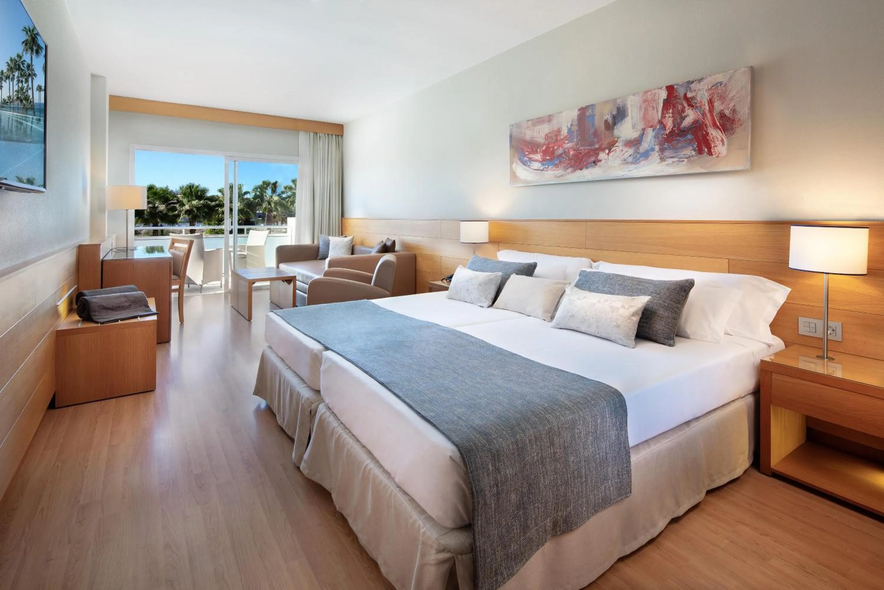 Photo of the whole room, Bed in Maspalomas Princess