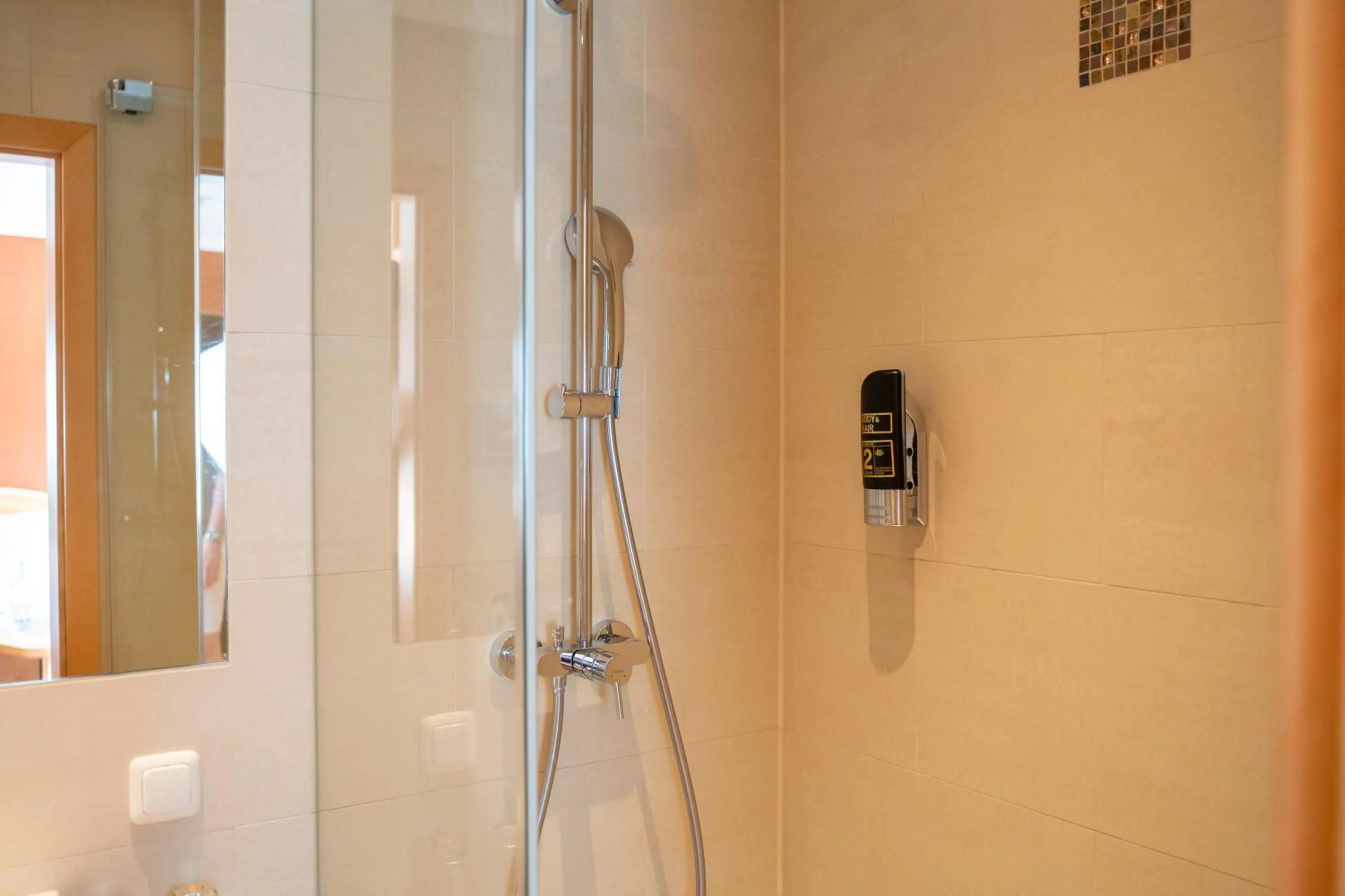 Shower in Hotel Unter den Linden