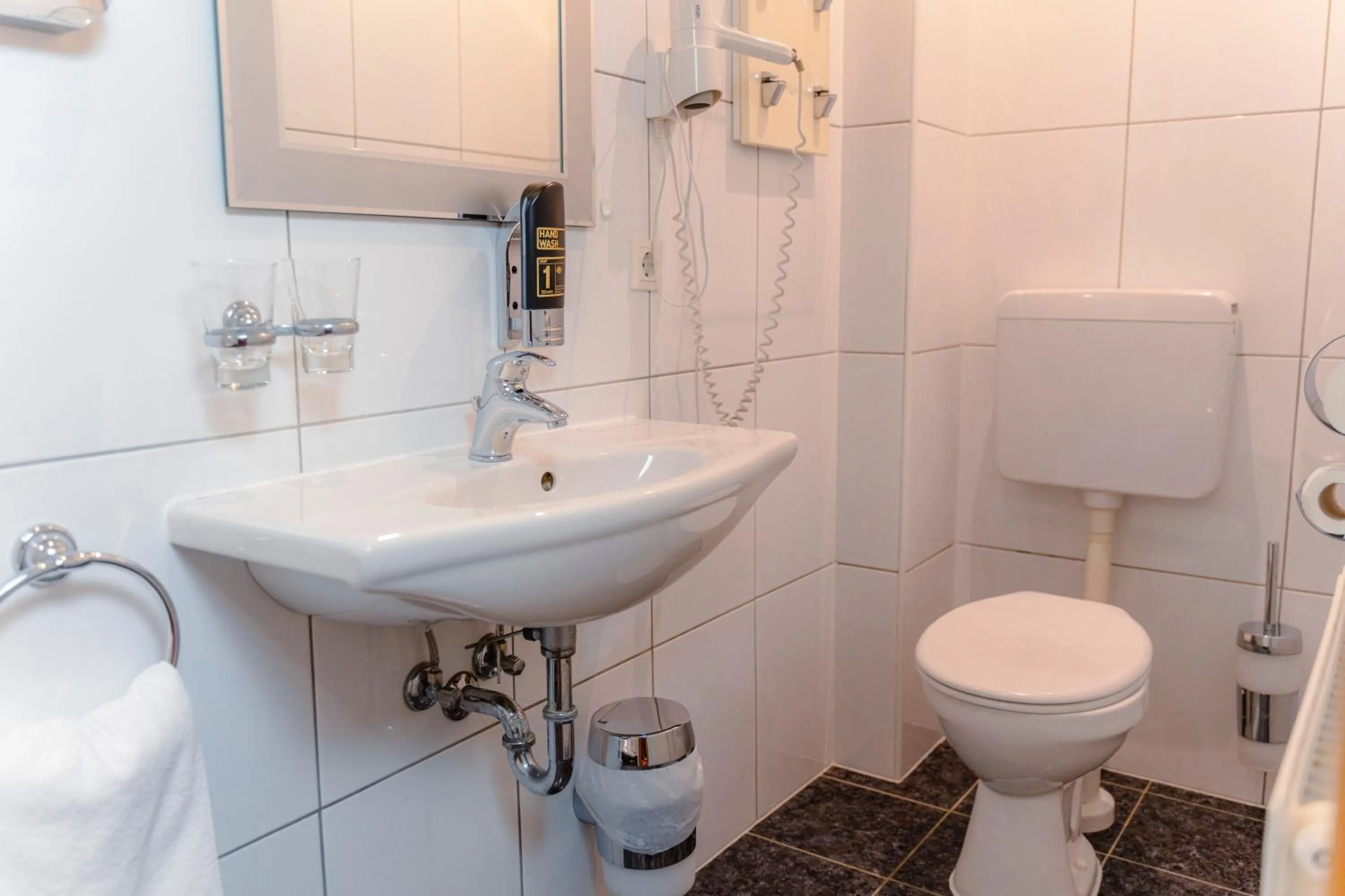 Shower in Hotel Unter den Linden