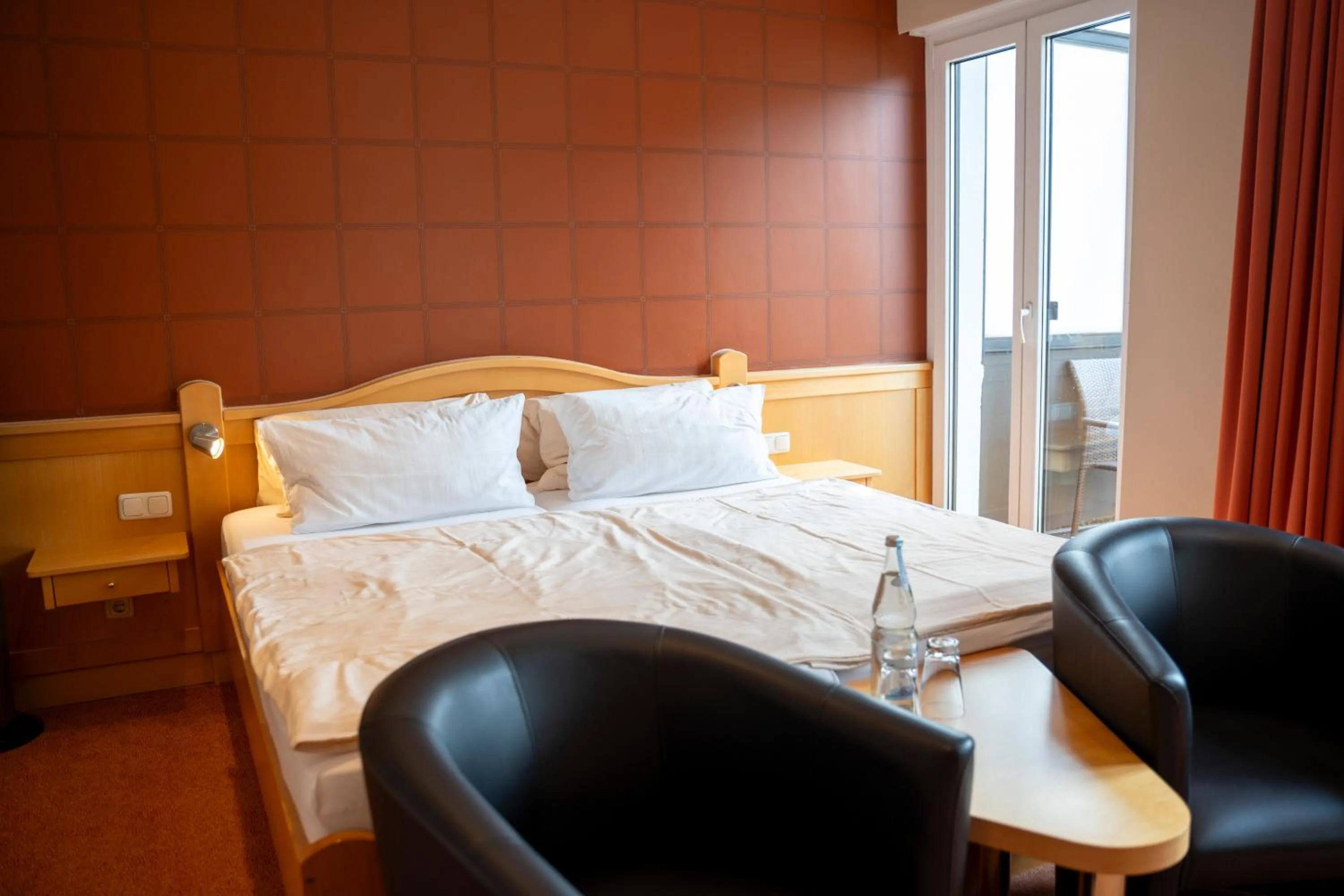 Photo of the whole room, Bed in Hotel Unter den Linden