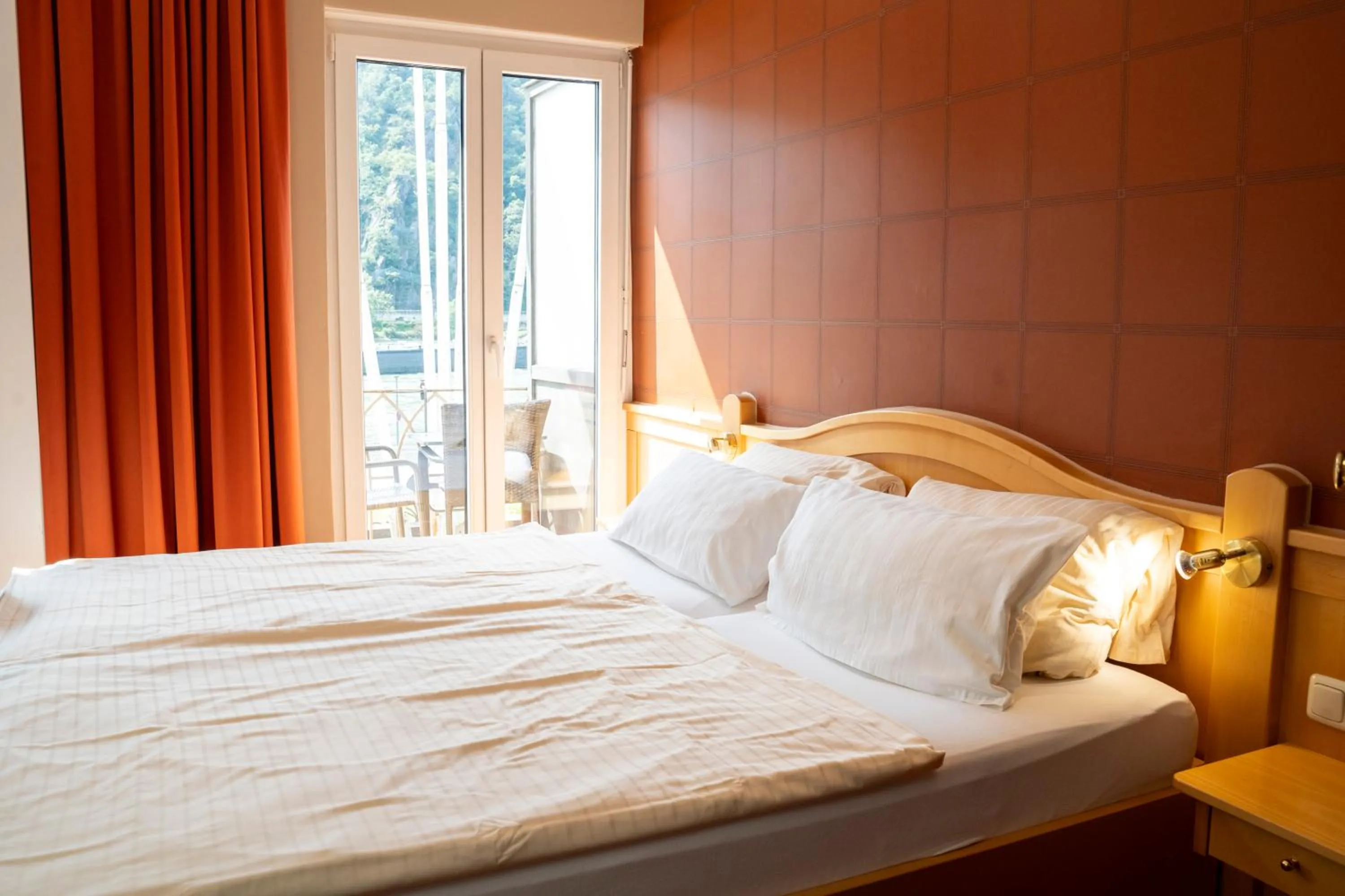 Photo of the whole room, Bed in Hotel Unter den Linden