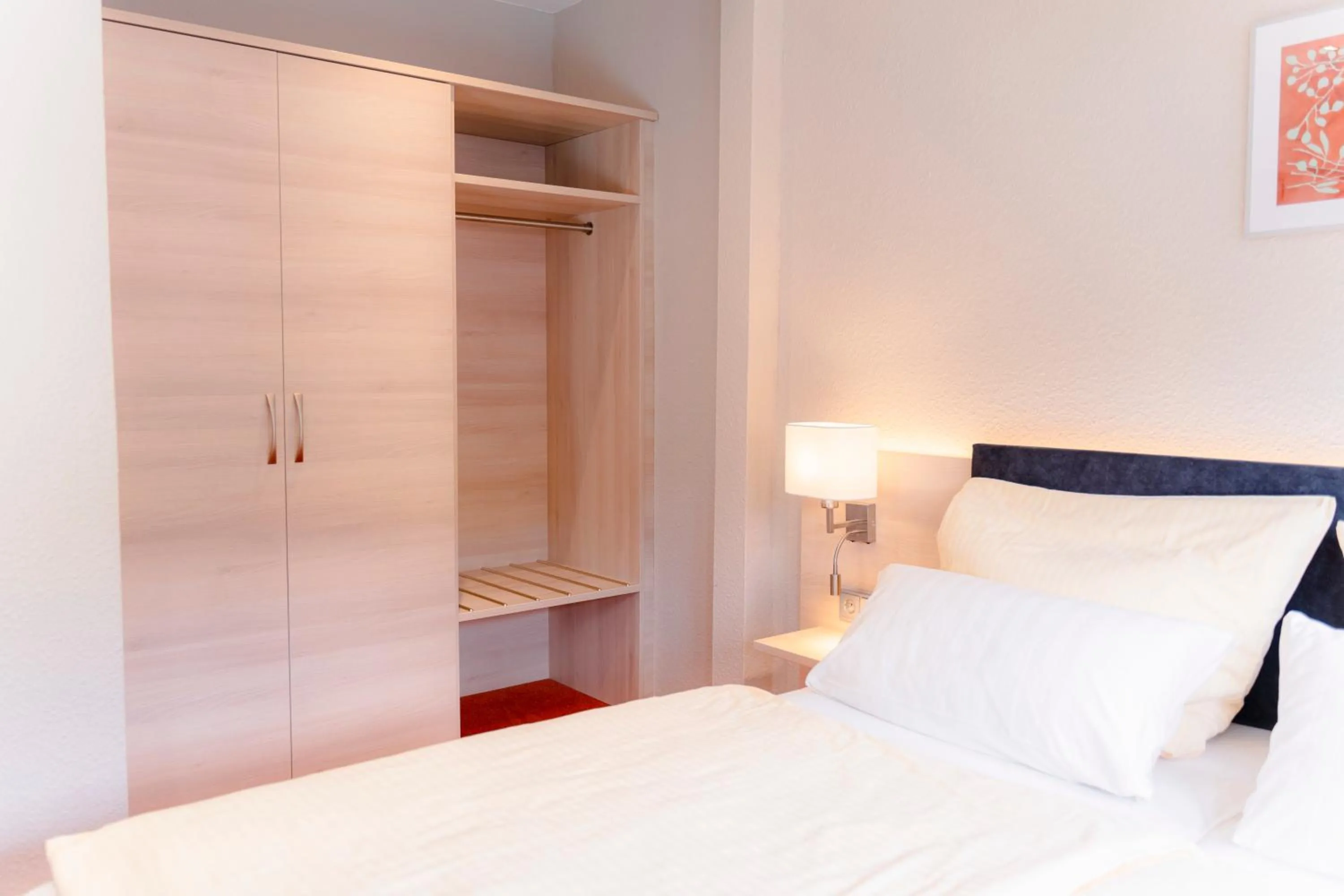 Photo of the whole room, Bed in Hotel Unter den Linden