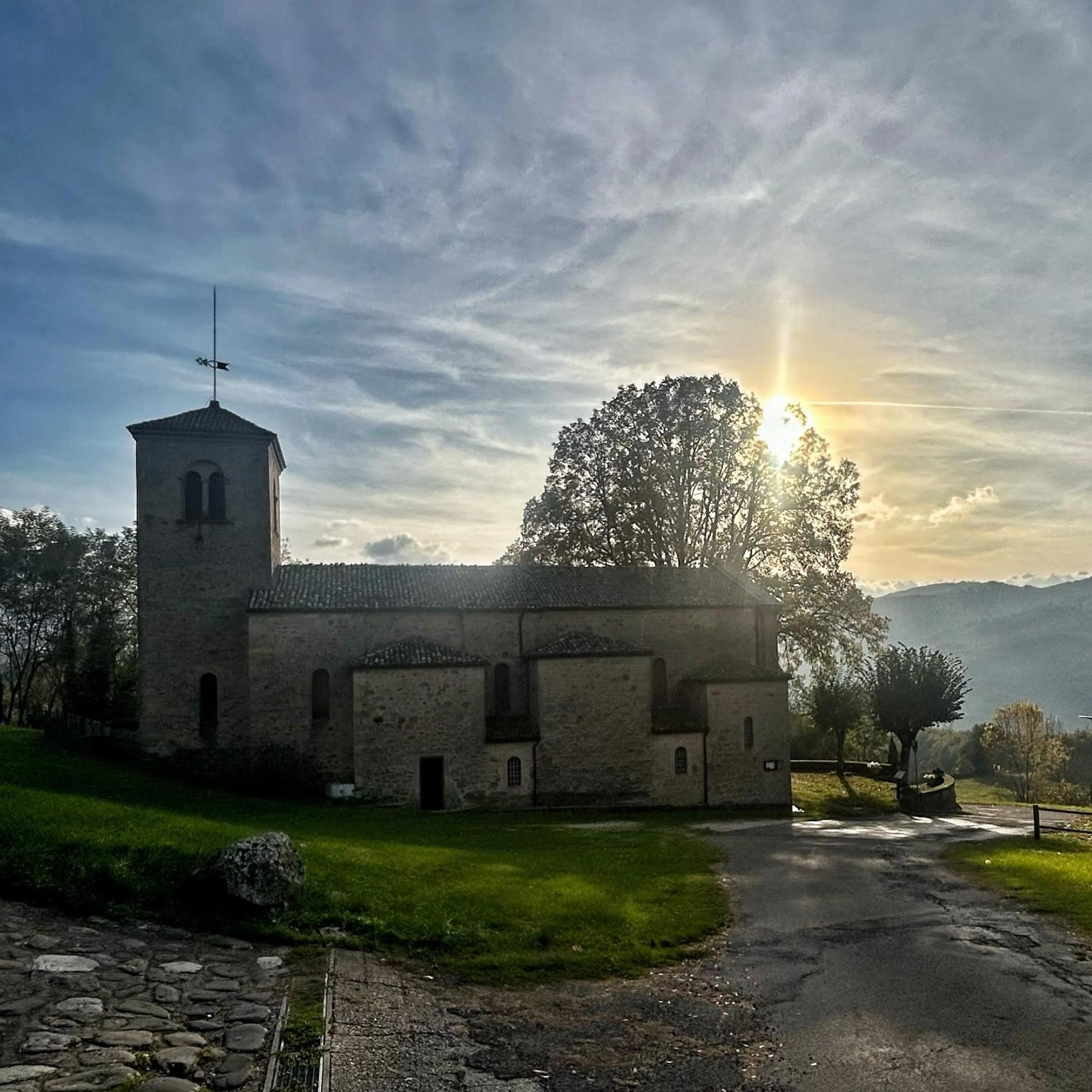 Nearby landmark in A 5 min dalla Rocchetta Mattei - B&B Antico Mulino