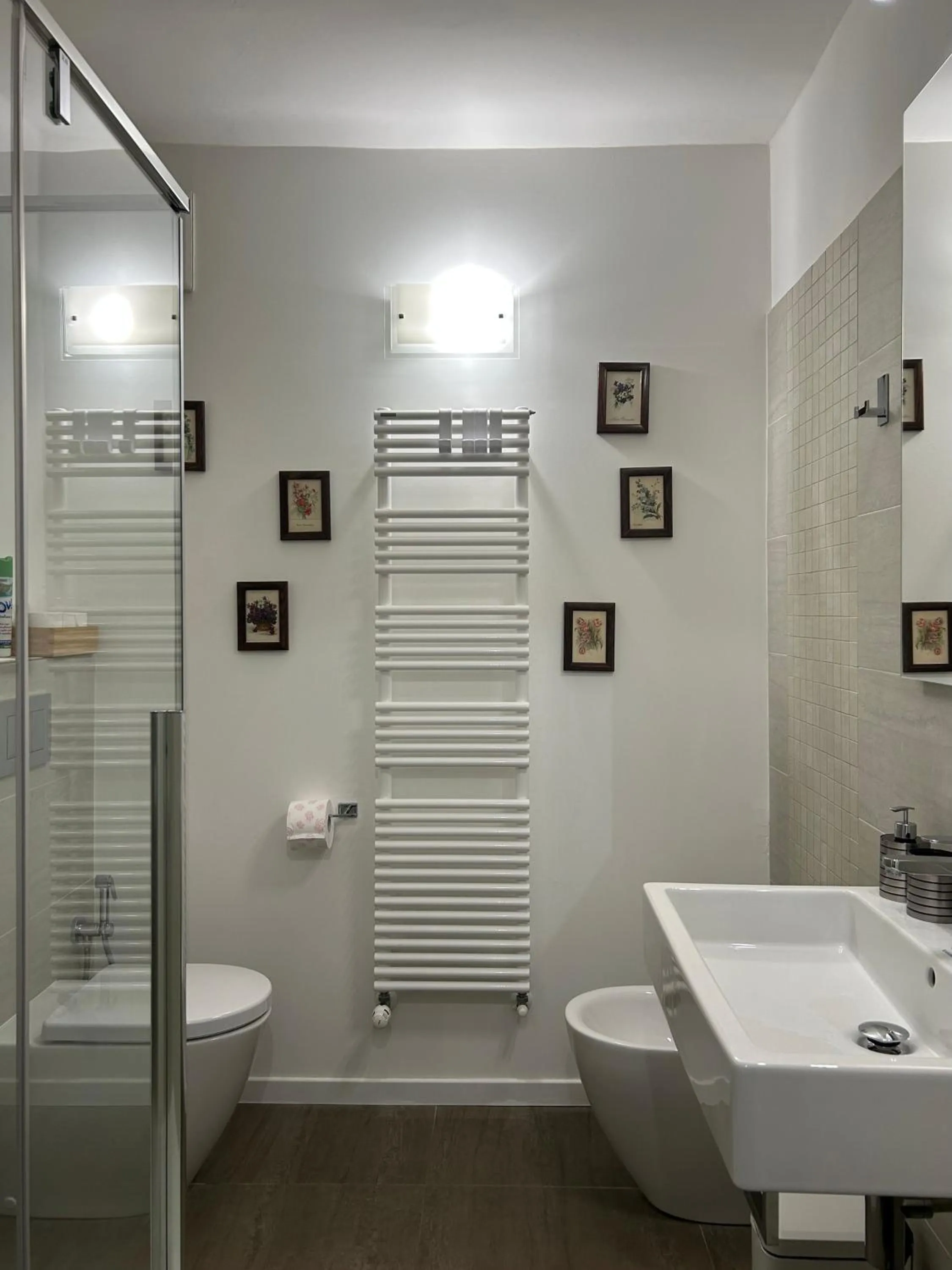 Bathroom in A 5 min dalla Rocchetta Mattei - B&B Antico Mulino