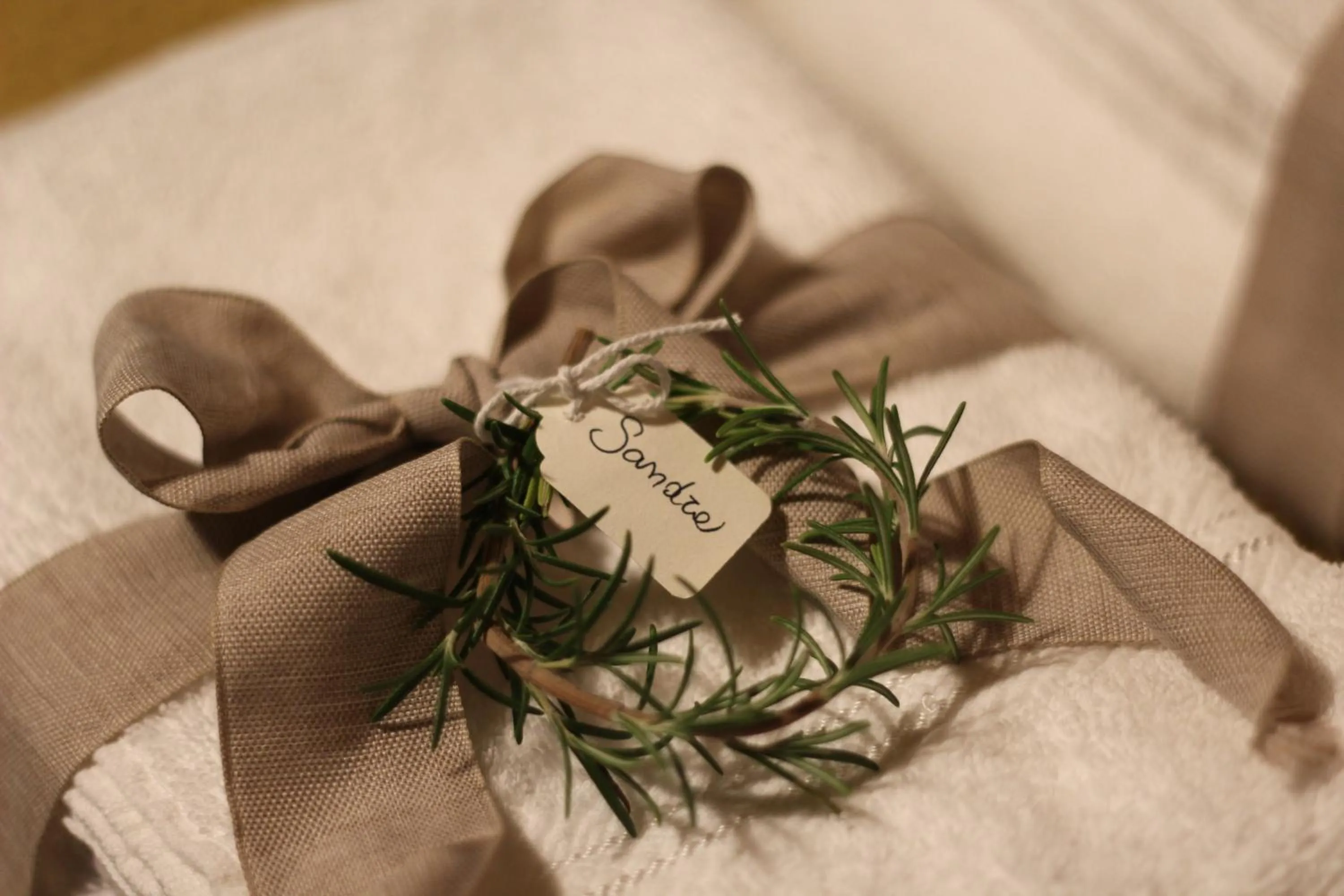 Decorative detail in A 5 min dalla Rocchetta Mattei - B&B Antico Mulino