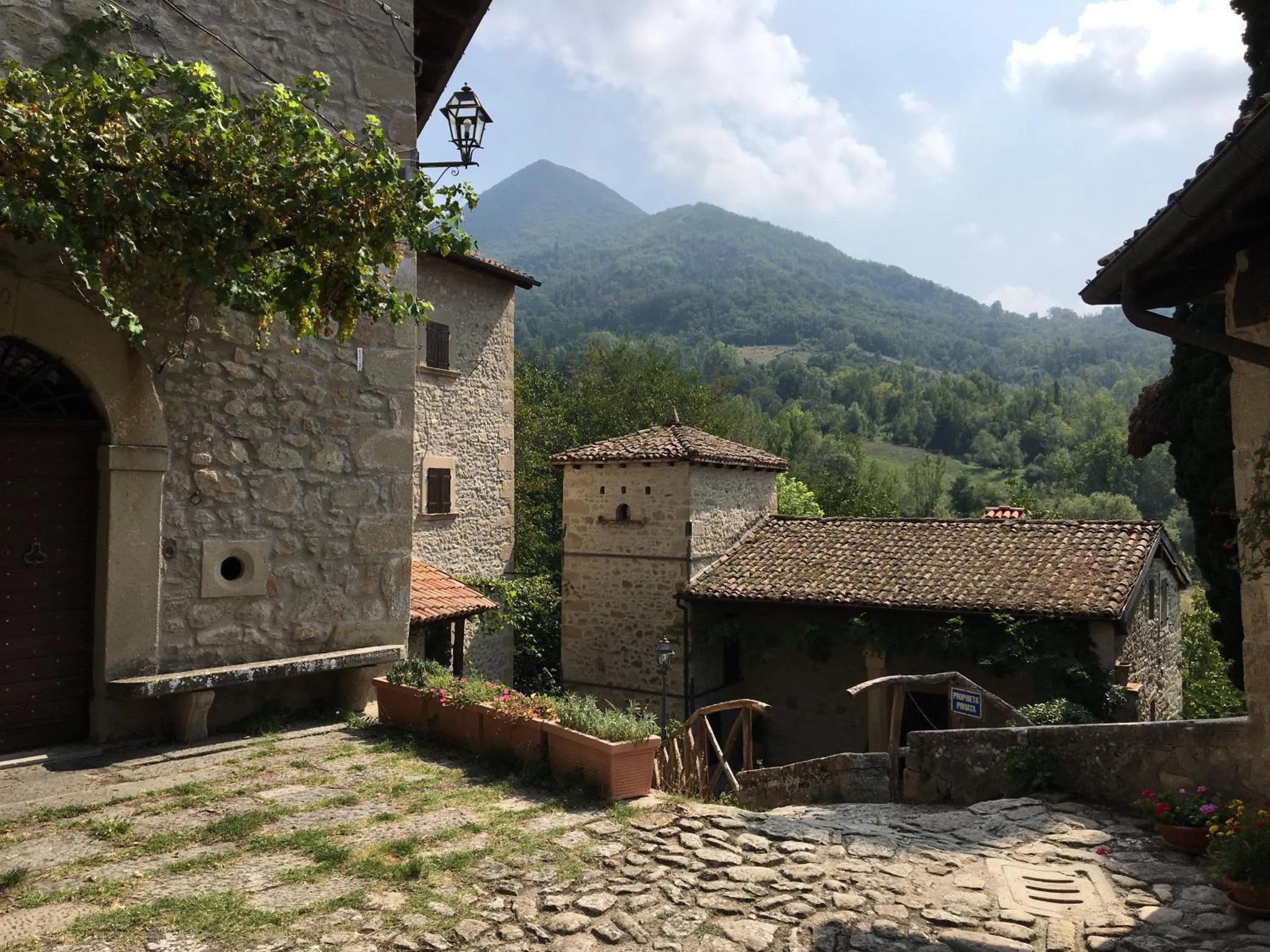 Nearby landmark in A 5 min dalla Rocchetta Mattei - B&B Antico Mulino
