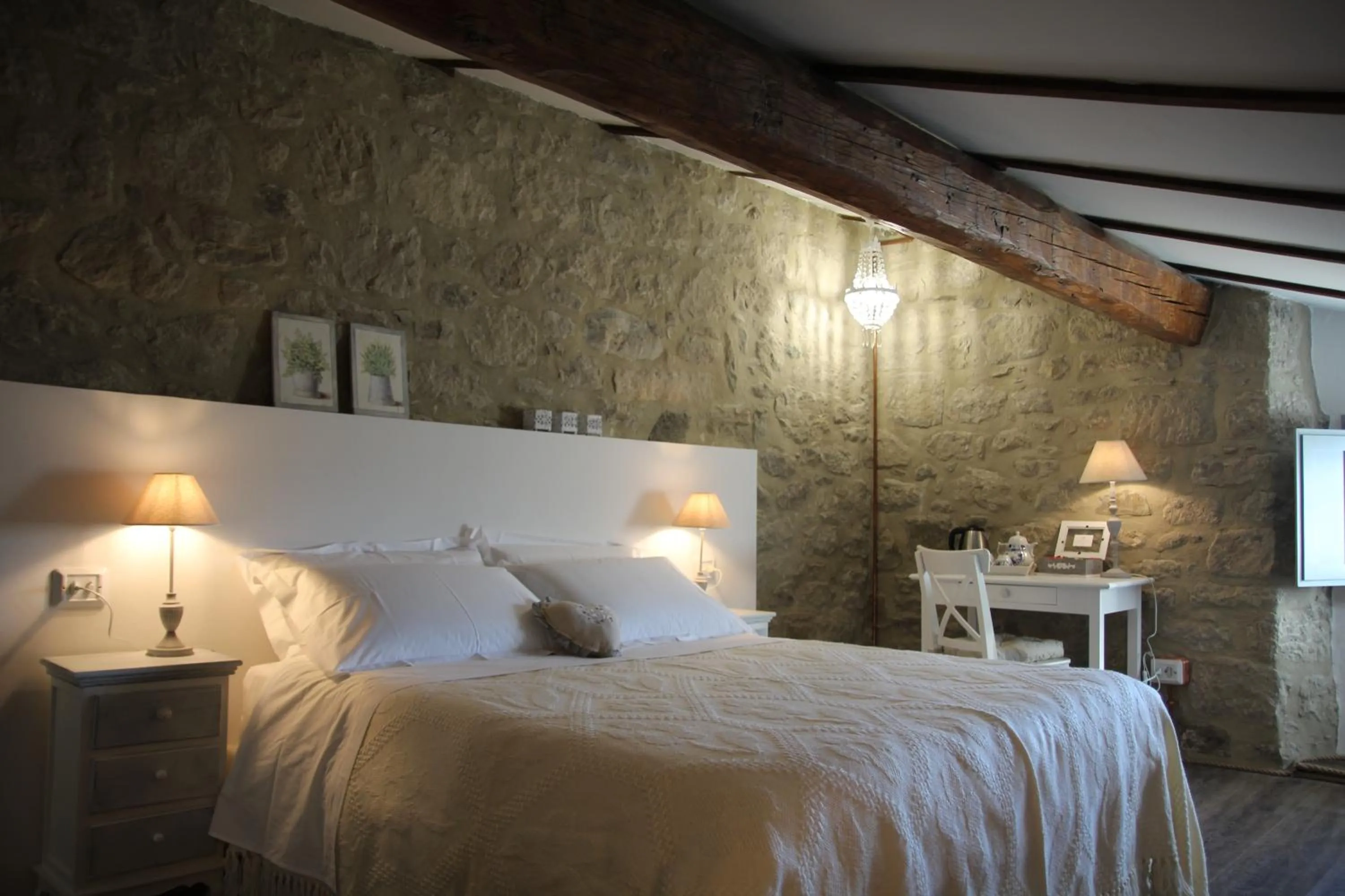 Bed in A 5 min dalla Rocchetta Mattei - B&B Antico Mulino