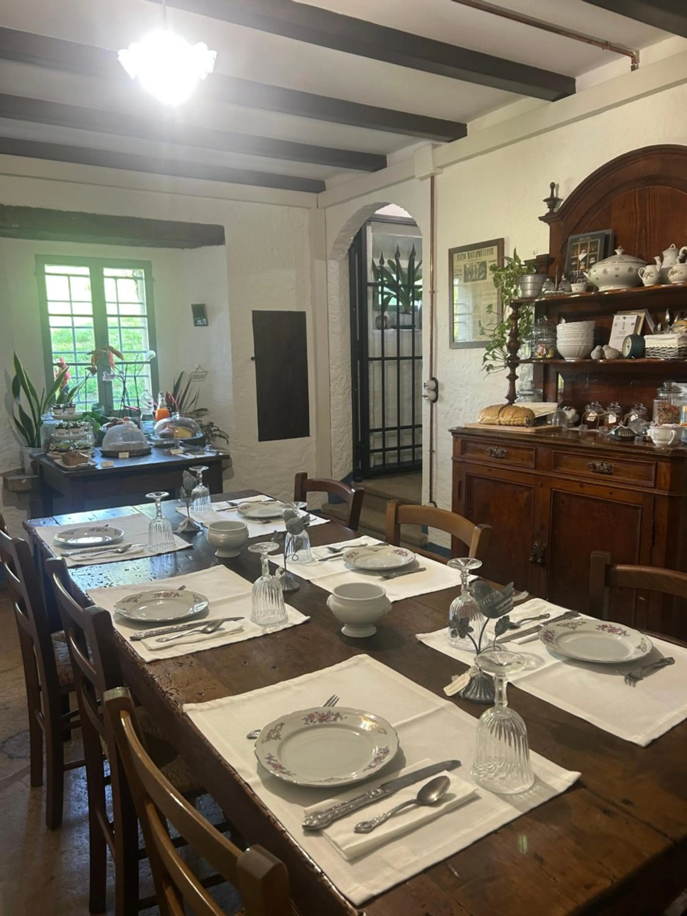 Breakfast in A 5 min dalla Rocchetta Mattei - B&B Antico Mulino