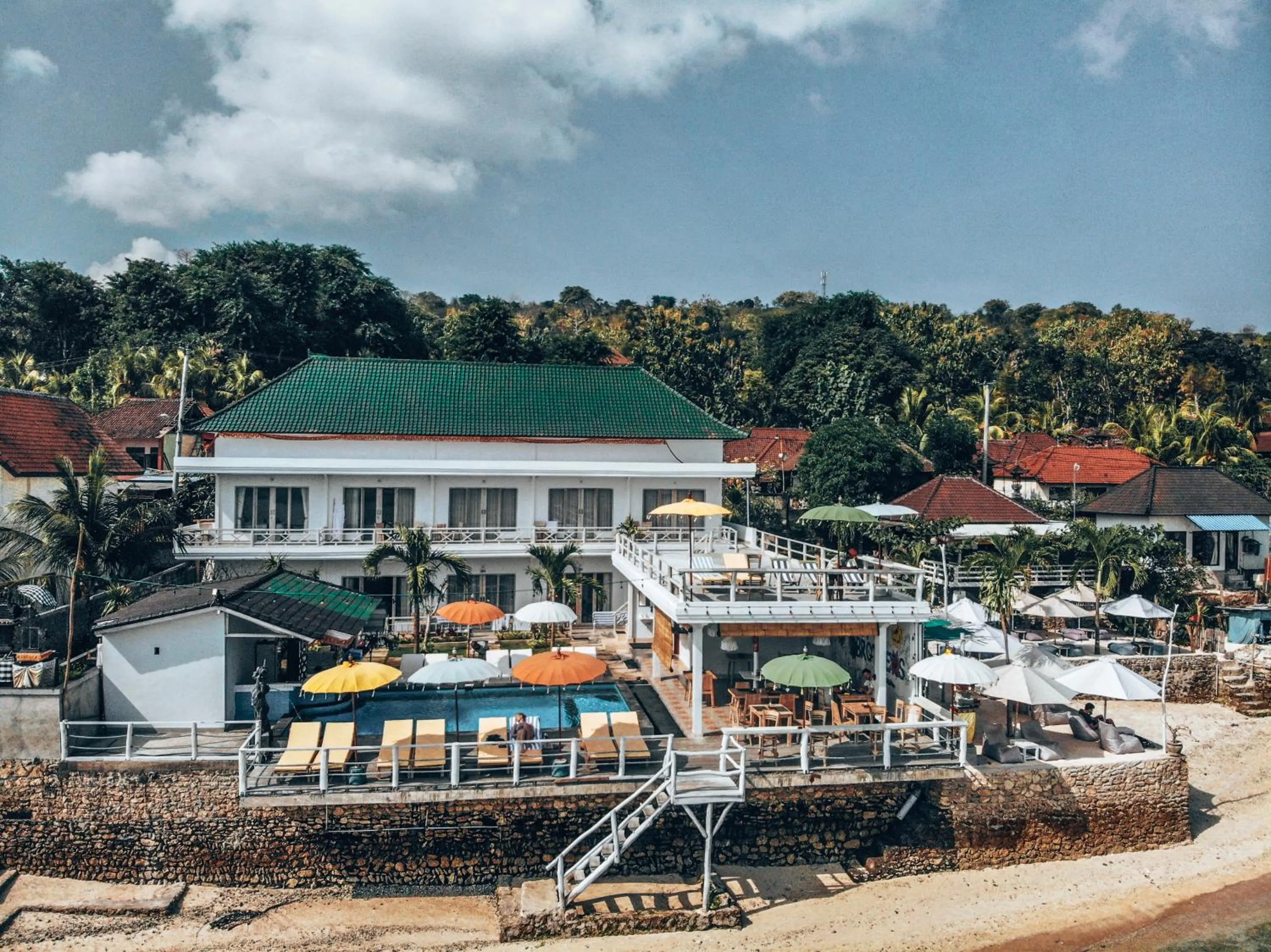 Property building in Rumah Marta Ceningan Island