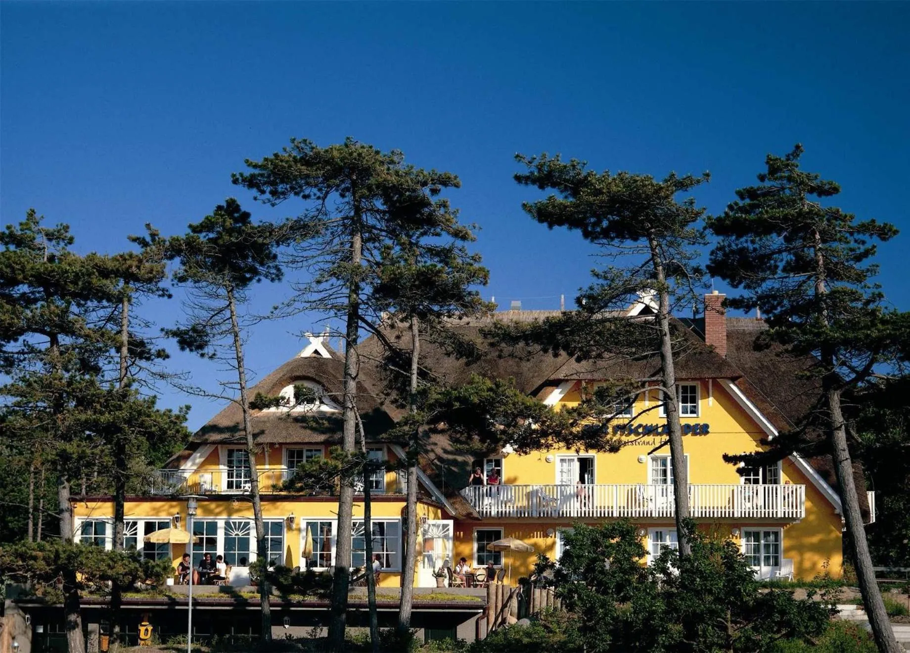 Property building in Der Fischländer Garni