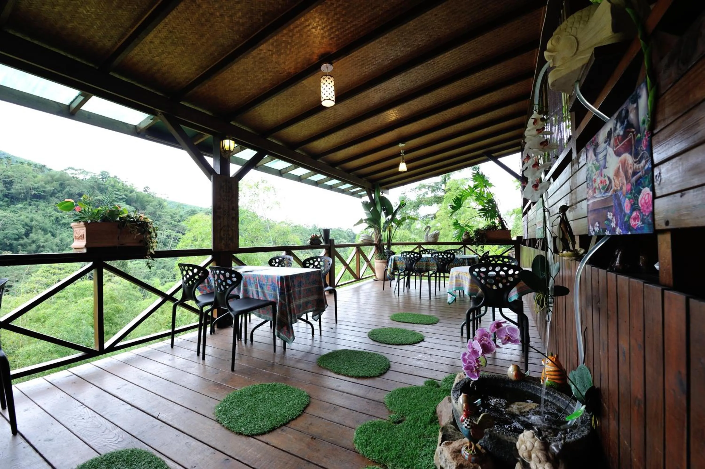 Shinmingshan Holiday Inn