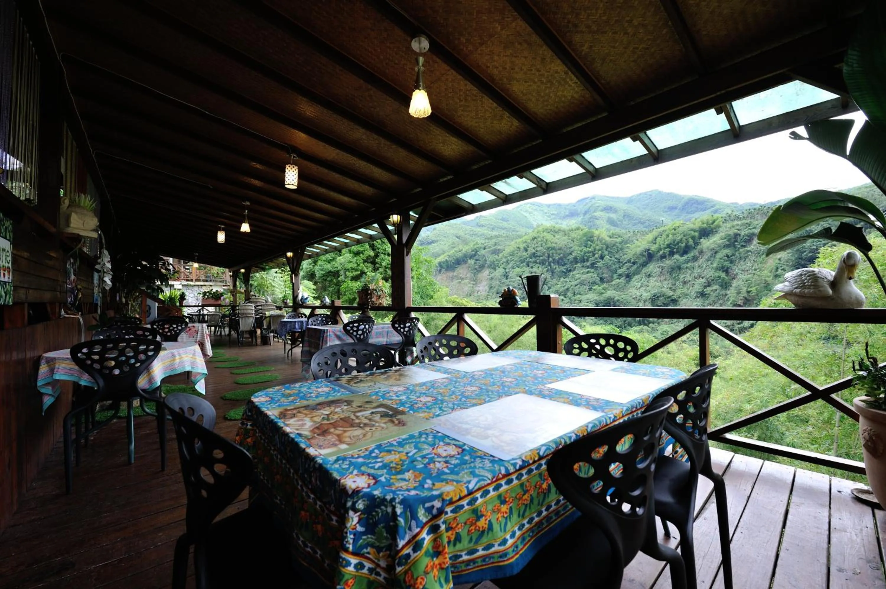 Shinmingshan Holiday Inn