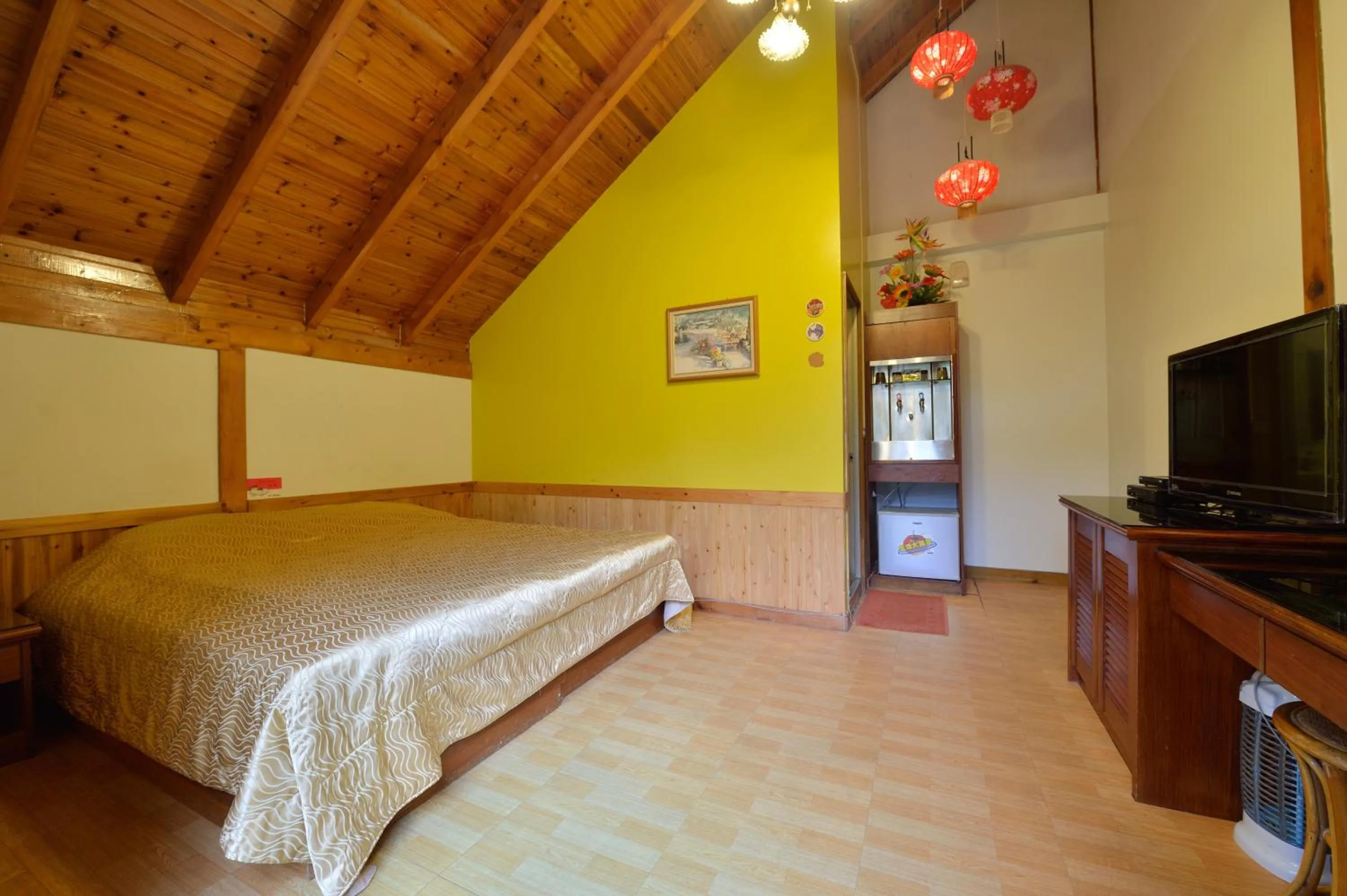 Bed in Shinmingshan Holiday Inn