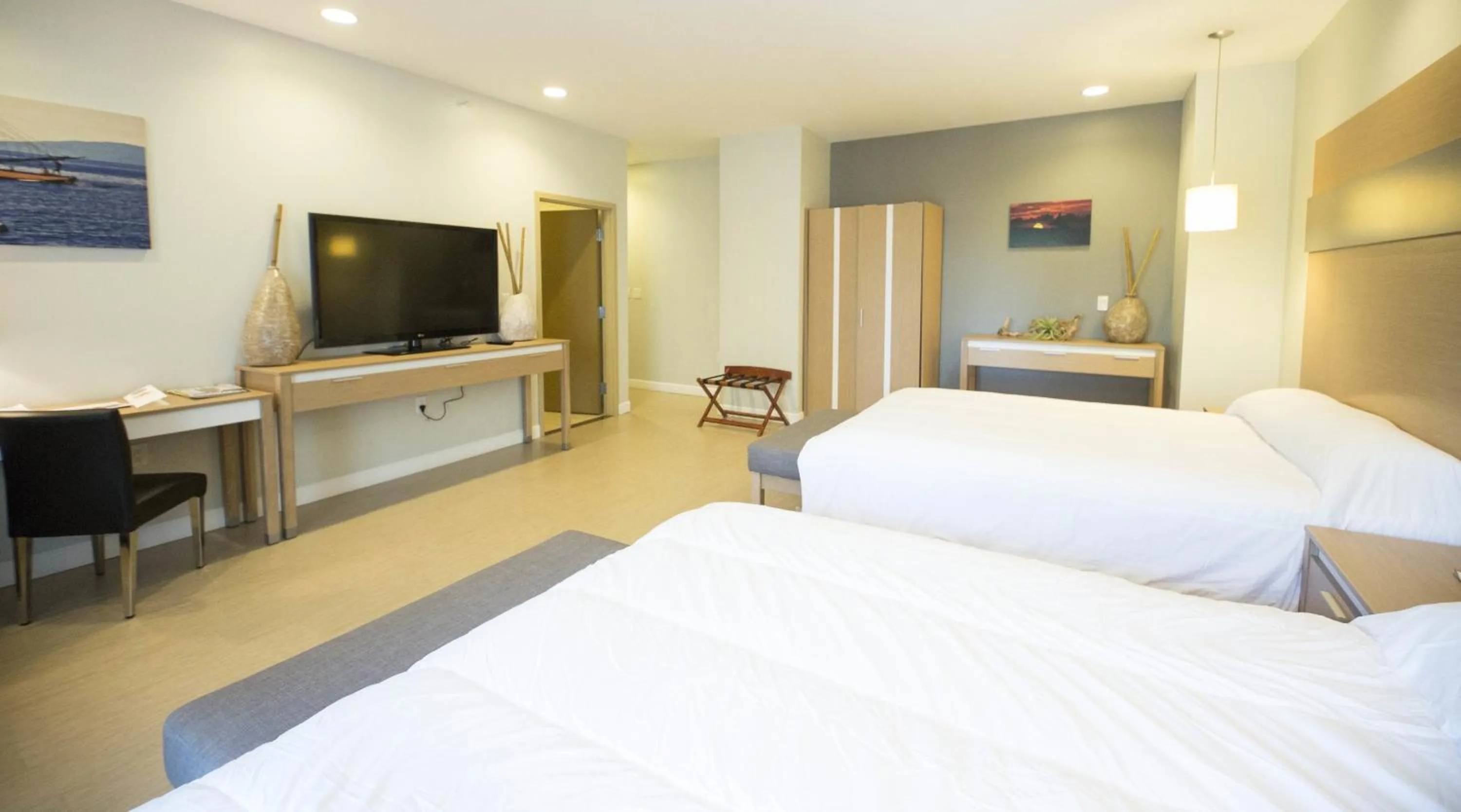 Photo of the whole room, Bed in Hotel Royal Oasis