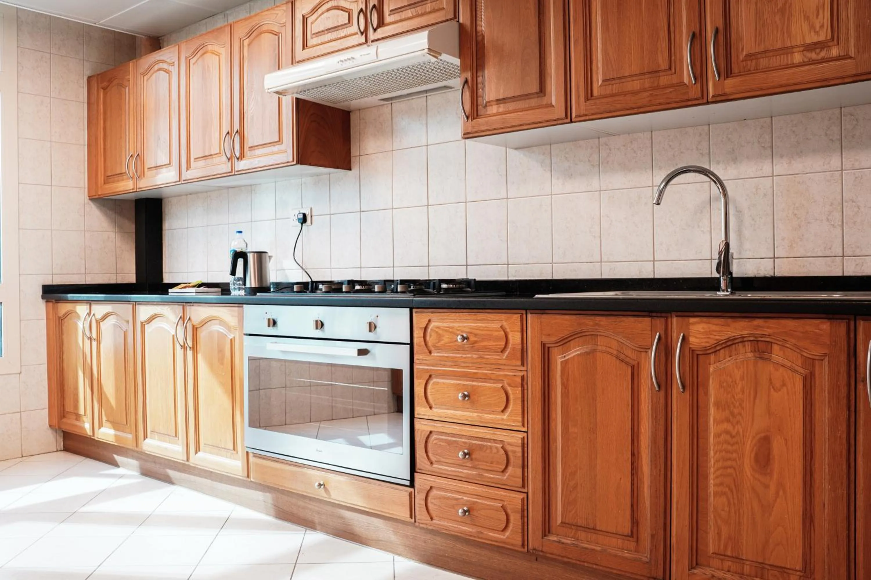 Kitchen or kitchenette in Roda Al Murooj Residences