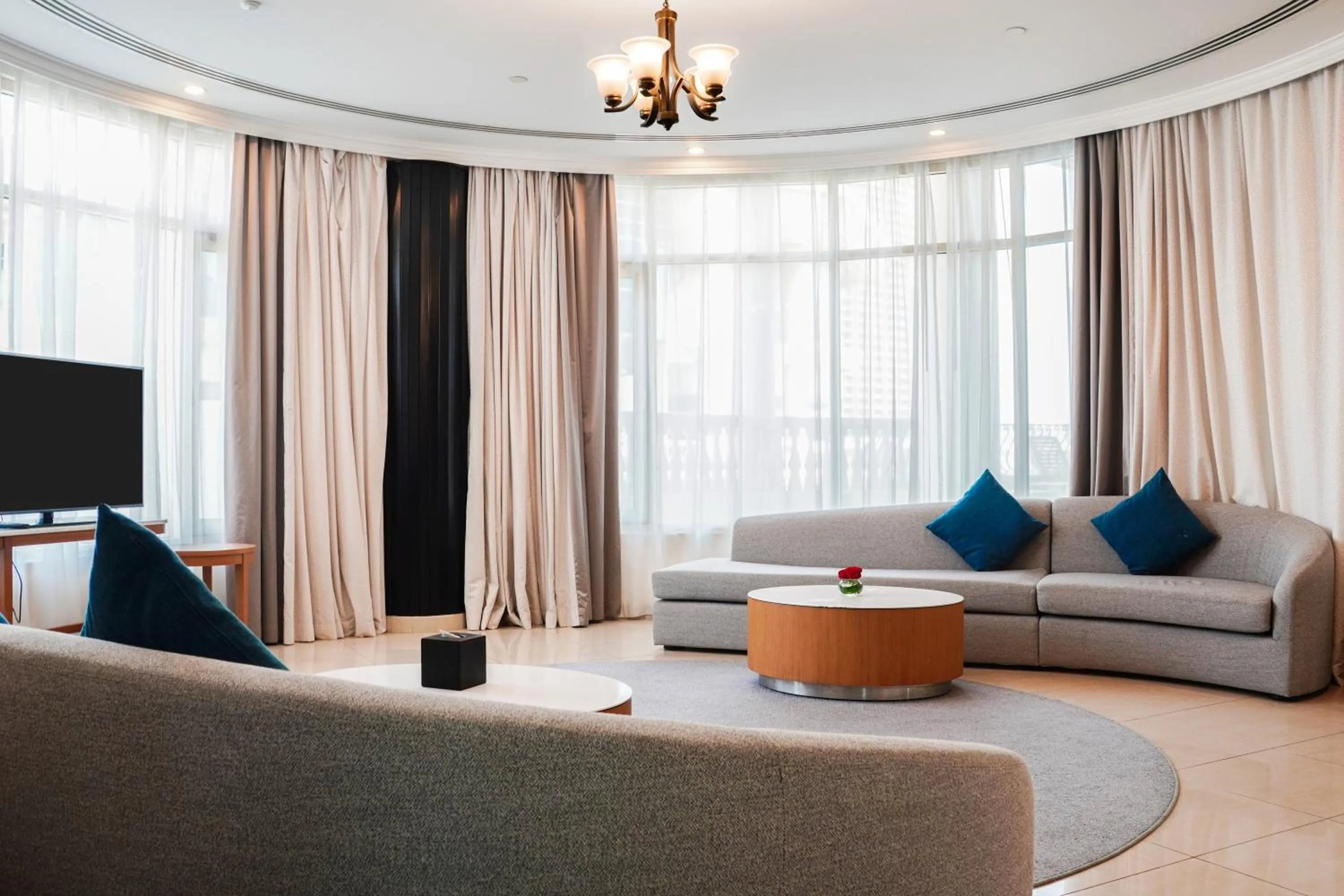 TV and multimedia in Roda Al Murooj Residences