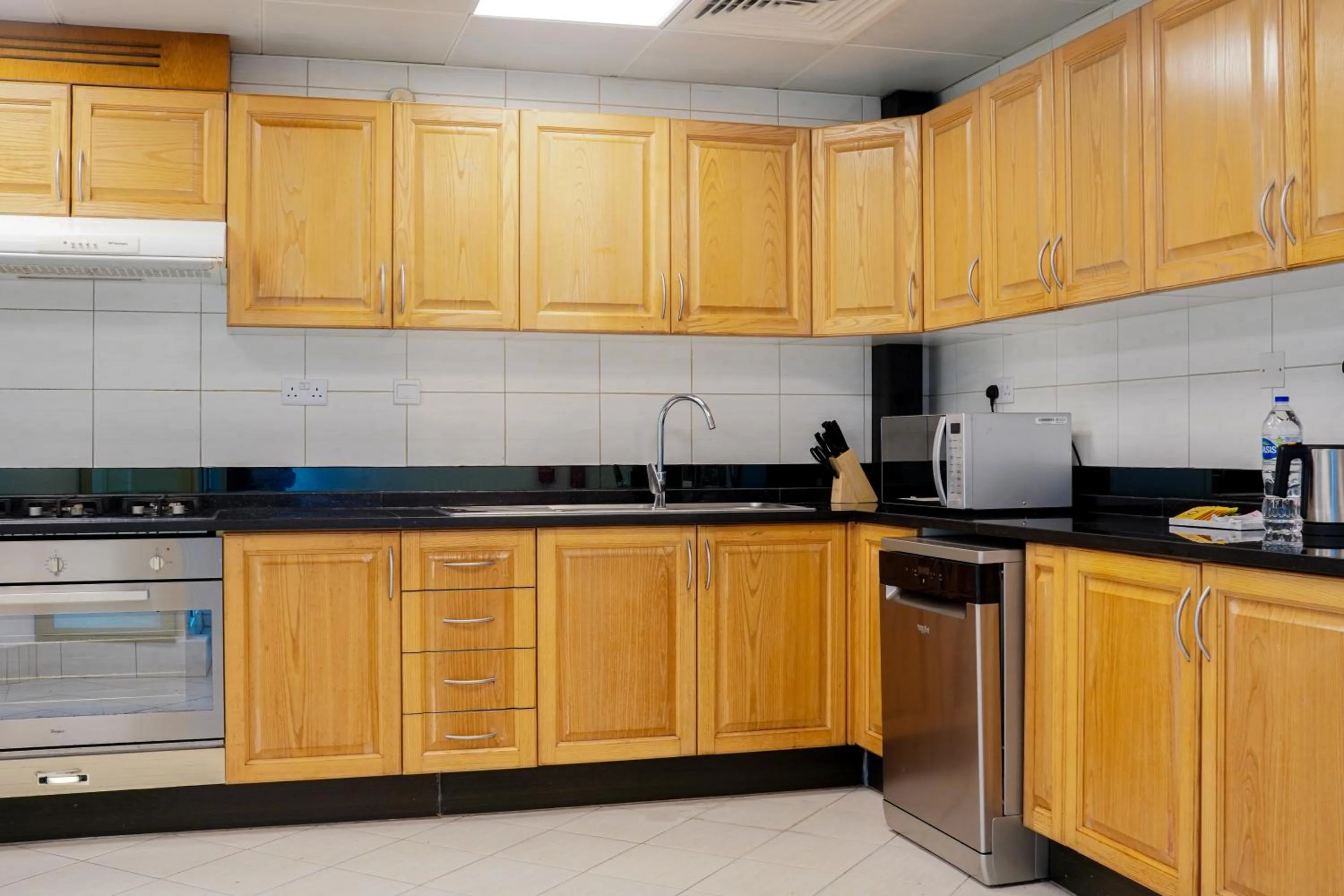 Coffee/tea facilities in Roda Al Murooj Residences