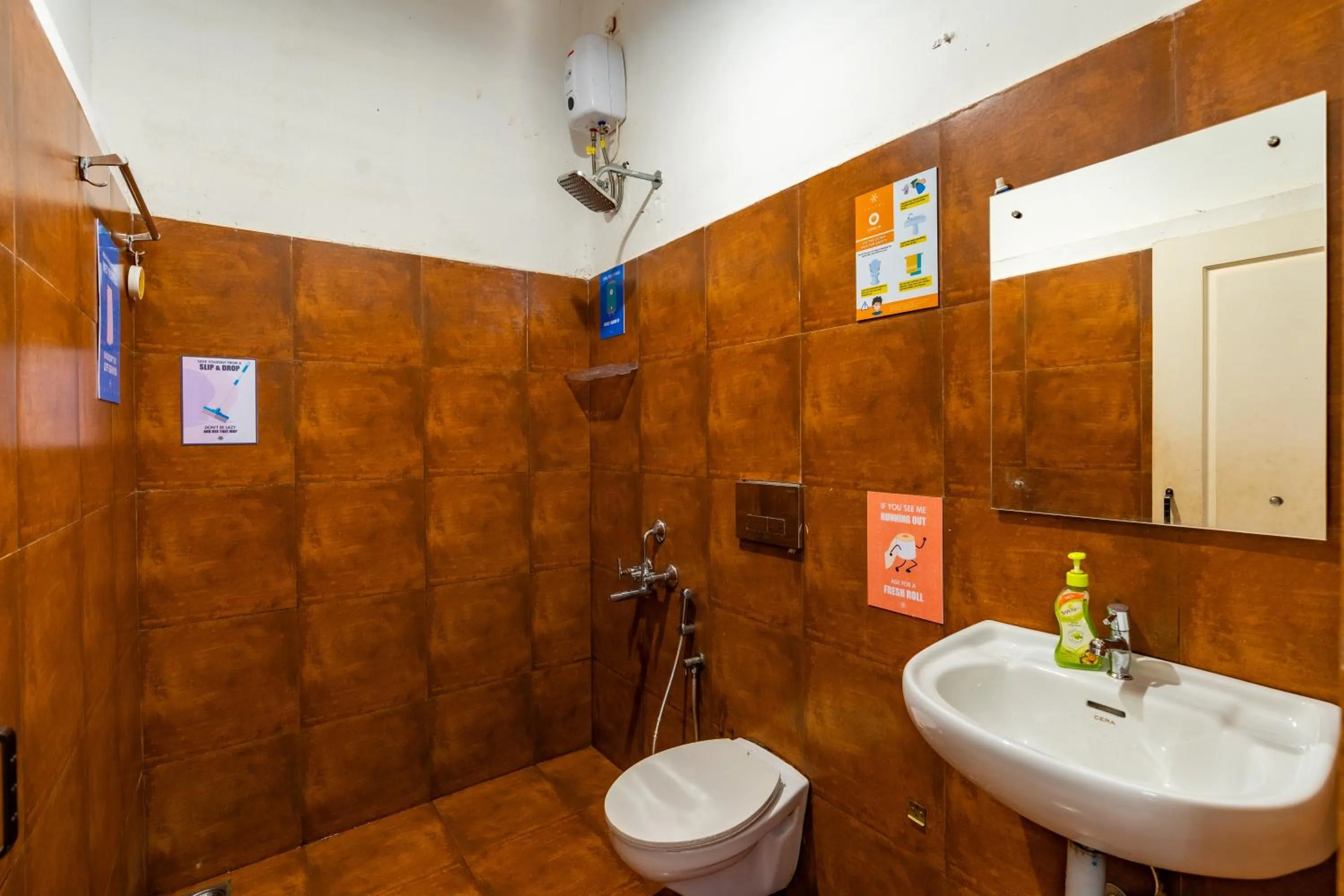 Shower in Zostel Plus Wayanad