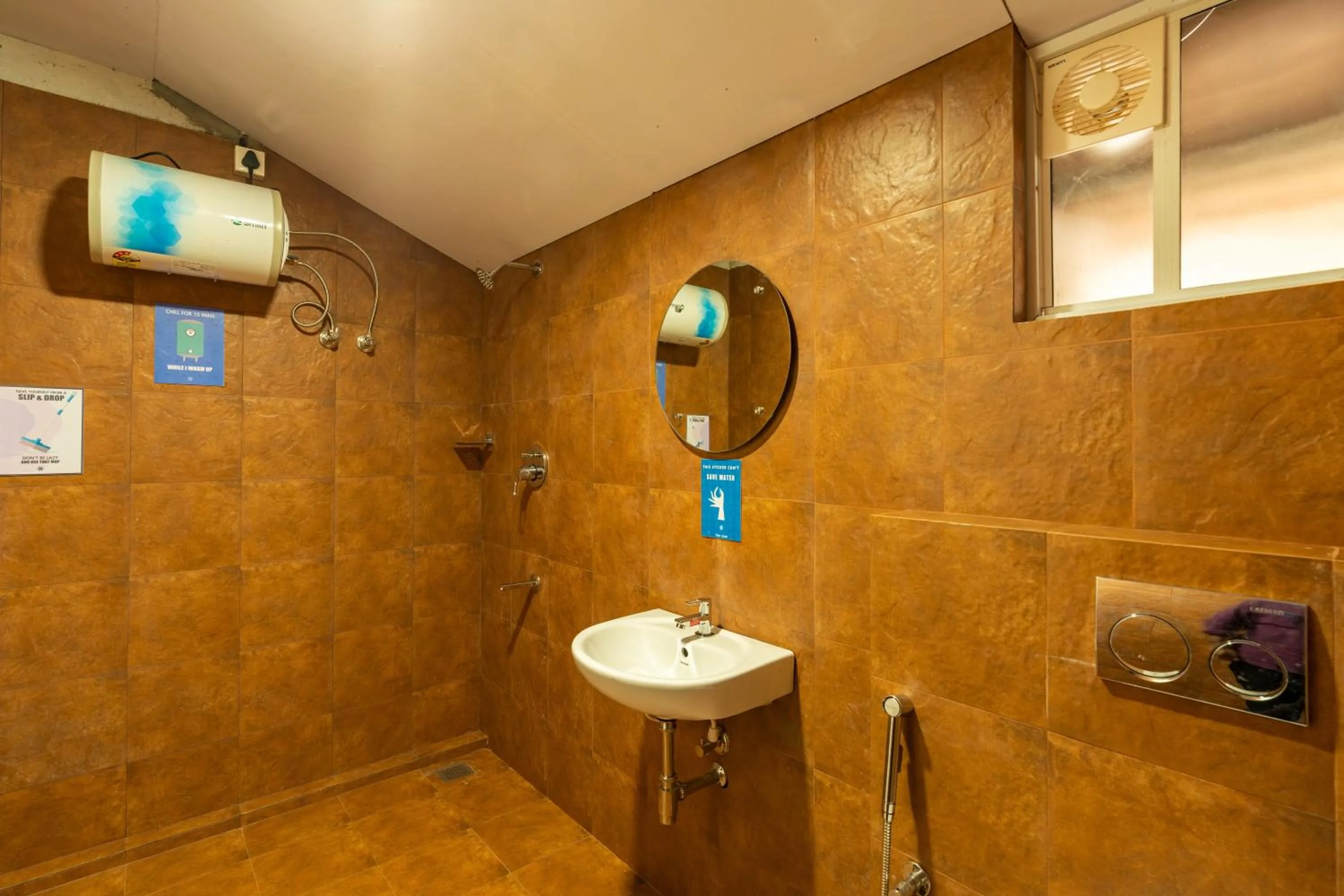 Shower in Zostel Plus Wayanad