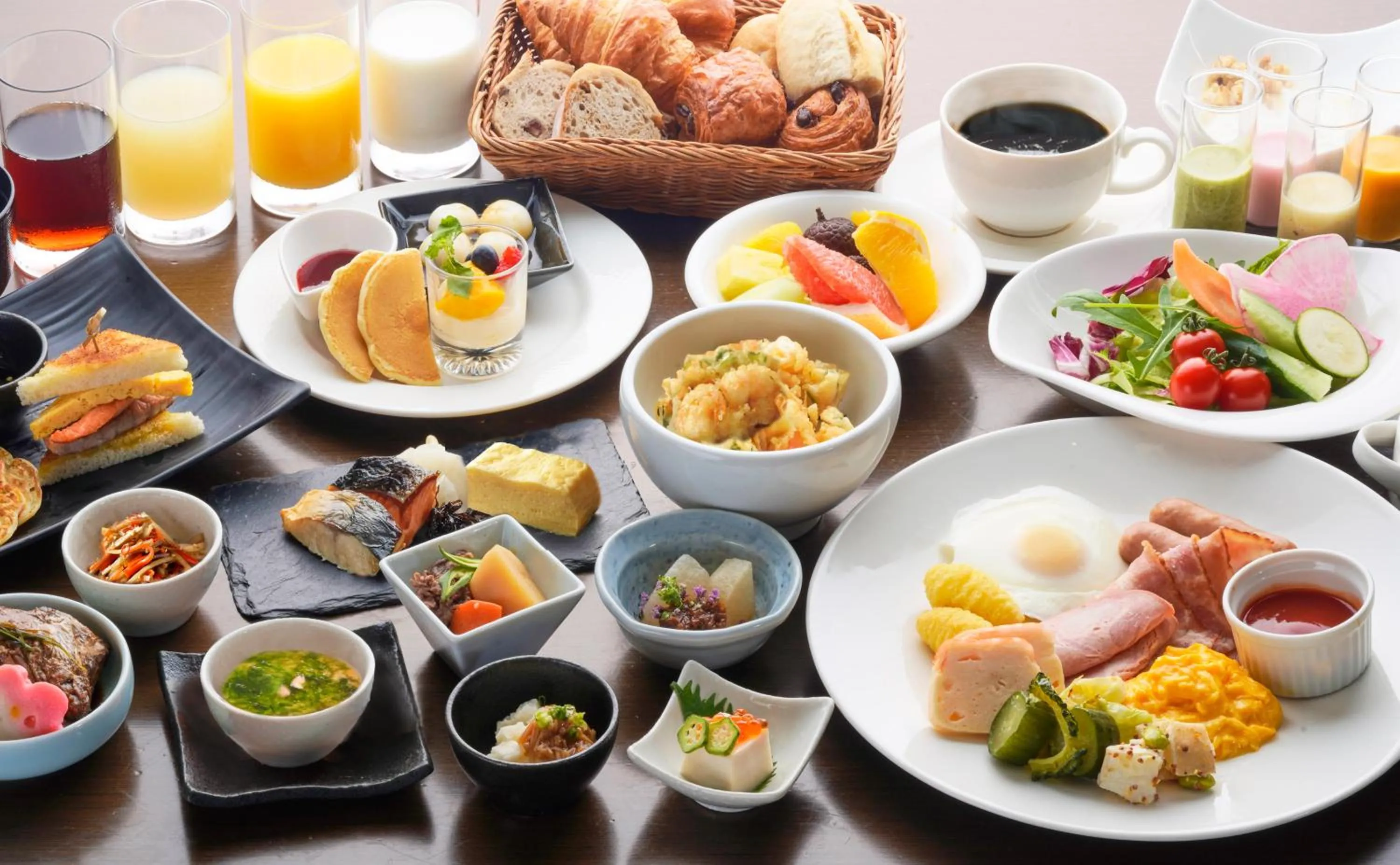 Buffet breakfast in Hotel JAL City Tokyo Toyosu