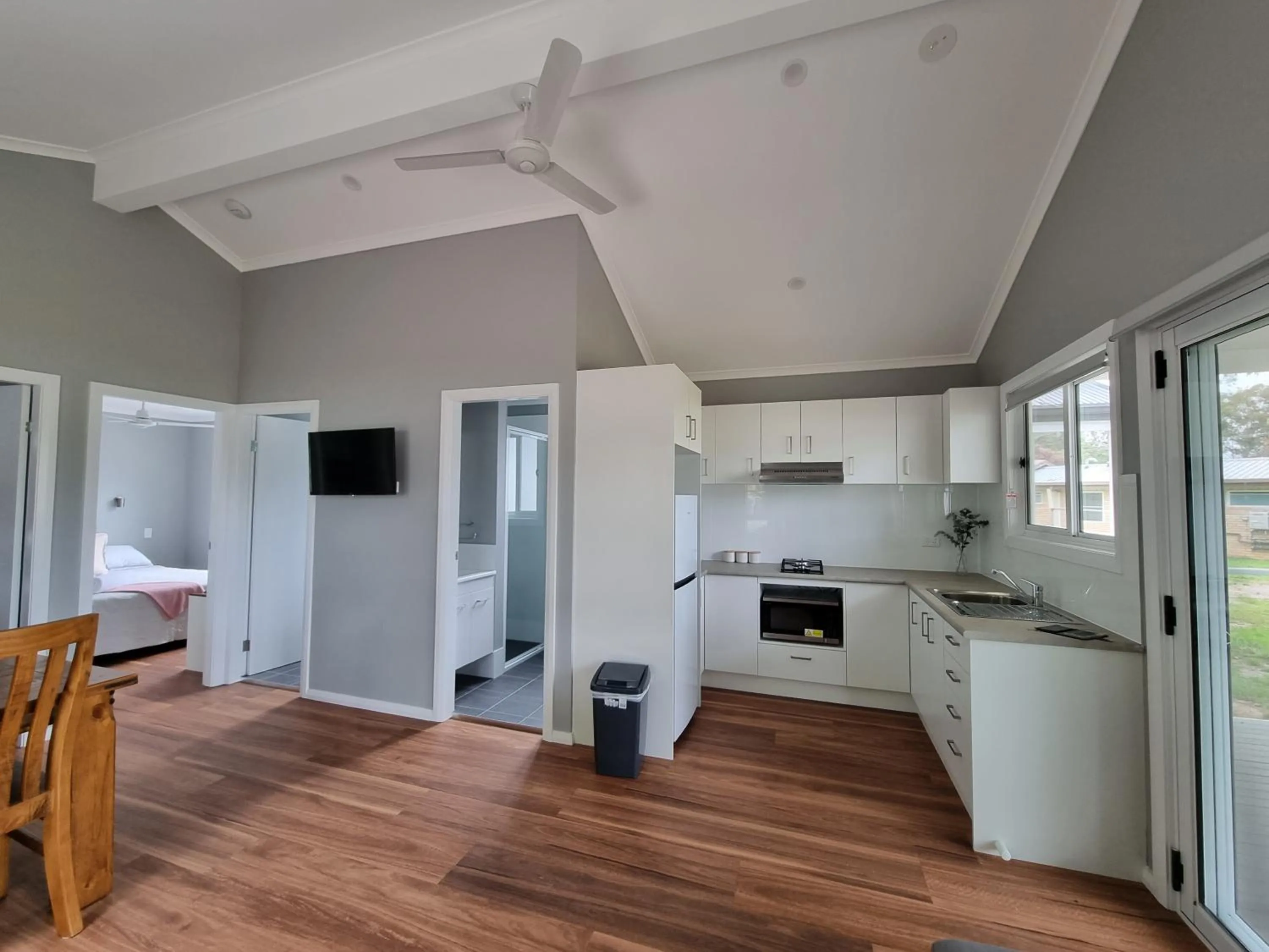 Kitchen or kitchenette in Gulgong Tourist Park