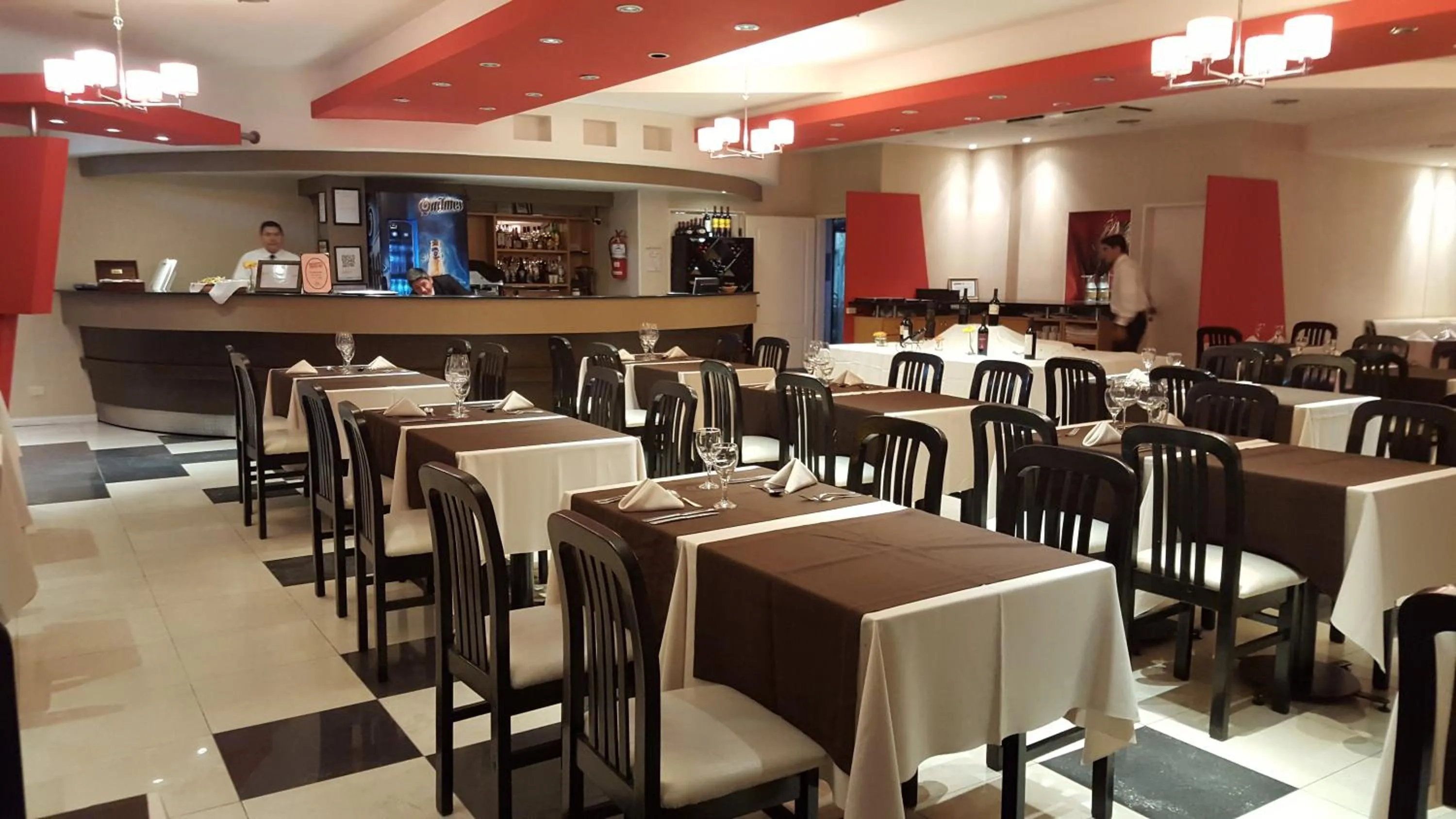 Restaurant/places to eat in Howard Johnson by Wyndham San Pedro