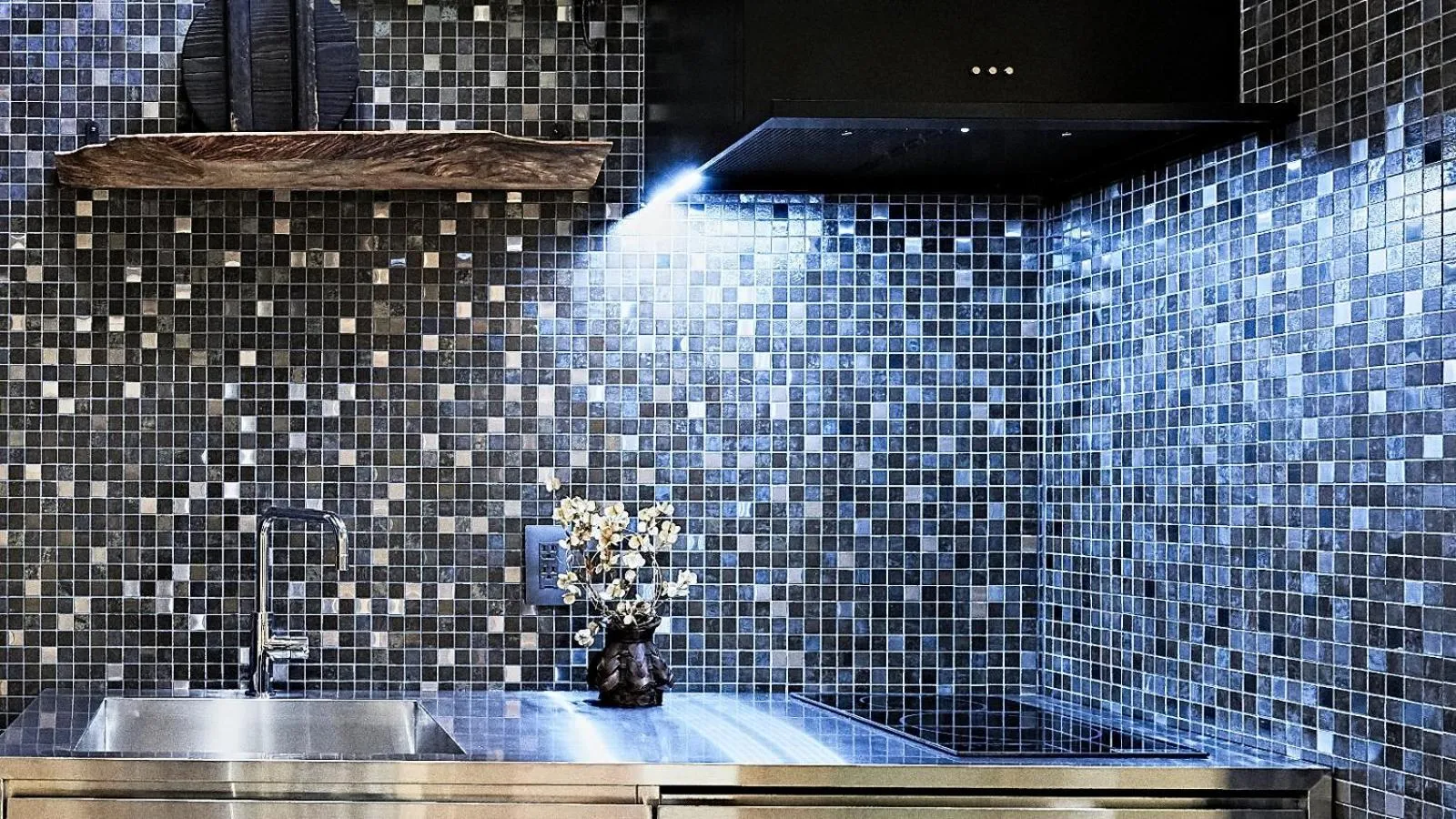 Communal kitchen in Kokonoe Machiya