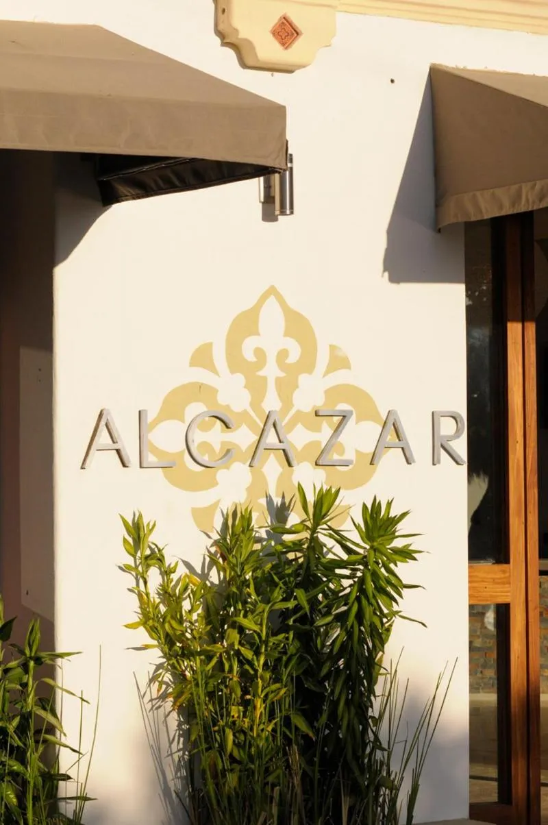 Facade/entrance in Hotel Alcazar