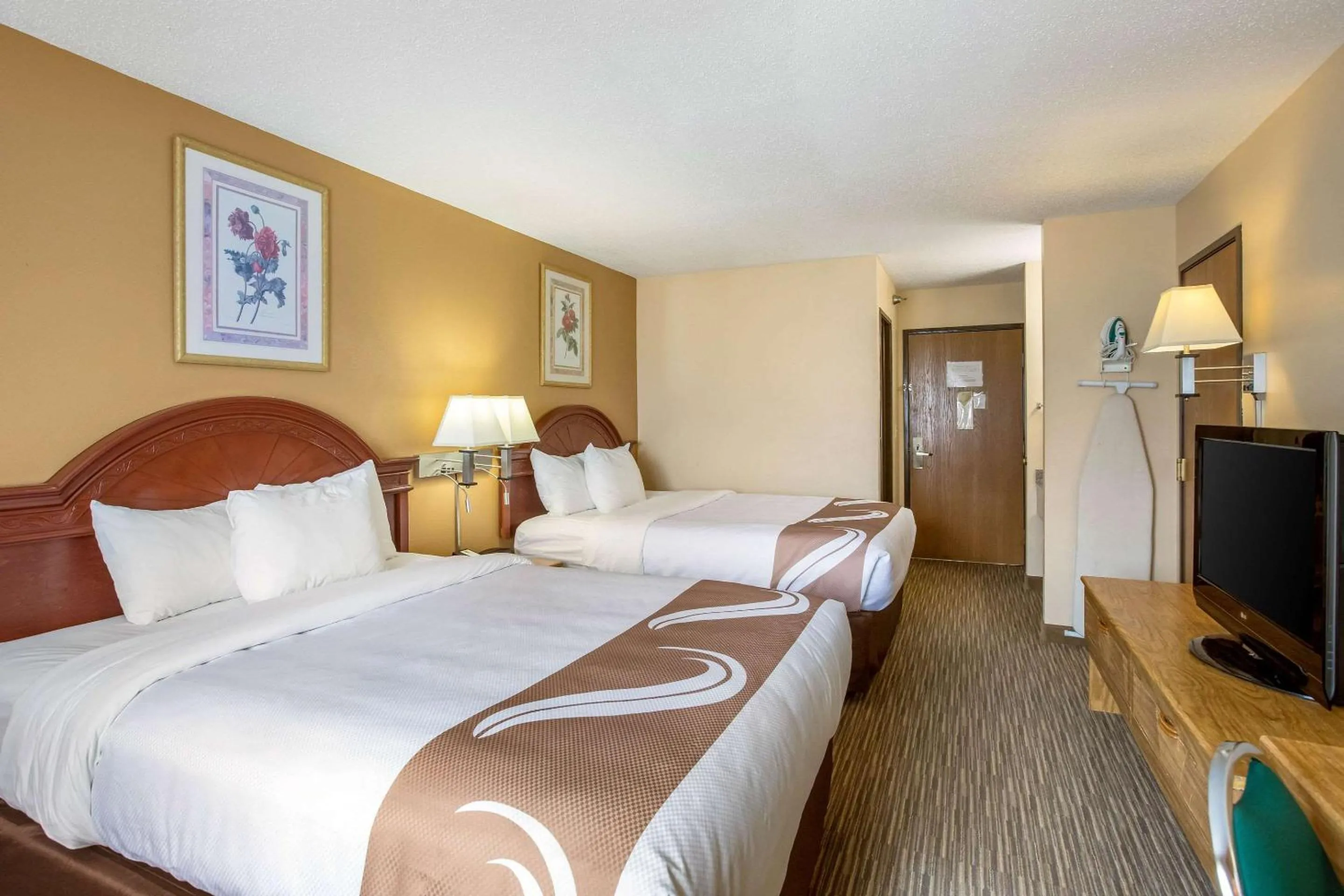 Photo of the whole room, Bed in Quality Inn - Storm Lake