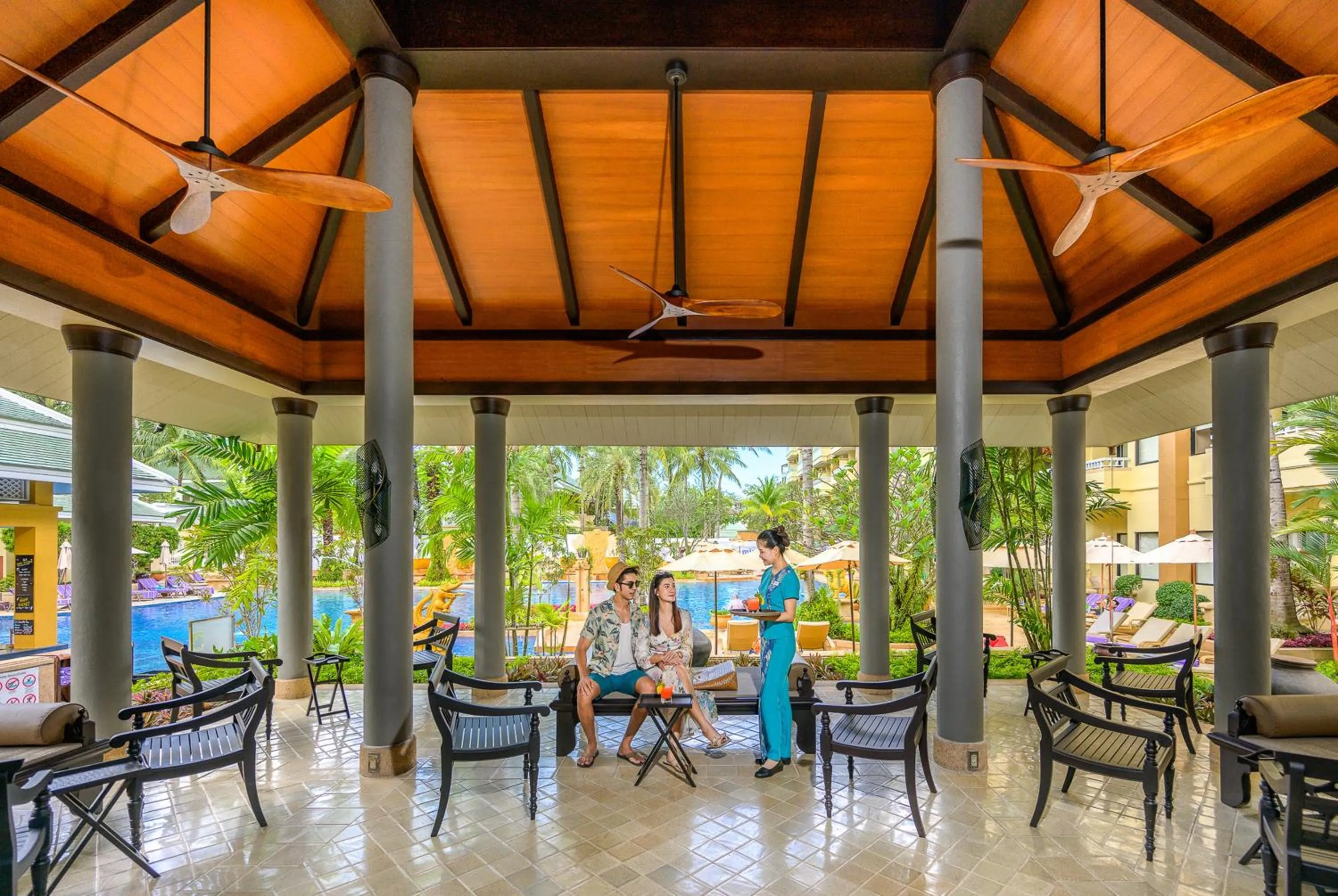 Lounge or bar in Holiday Inn Resort Phuket by IHG