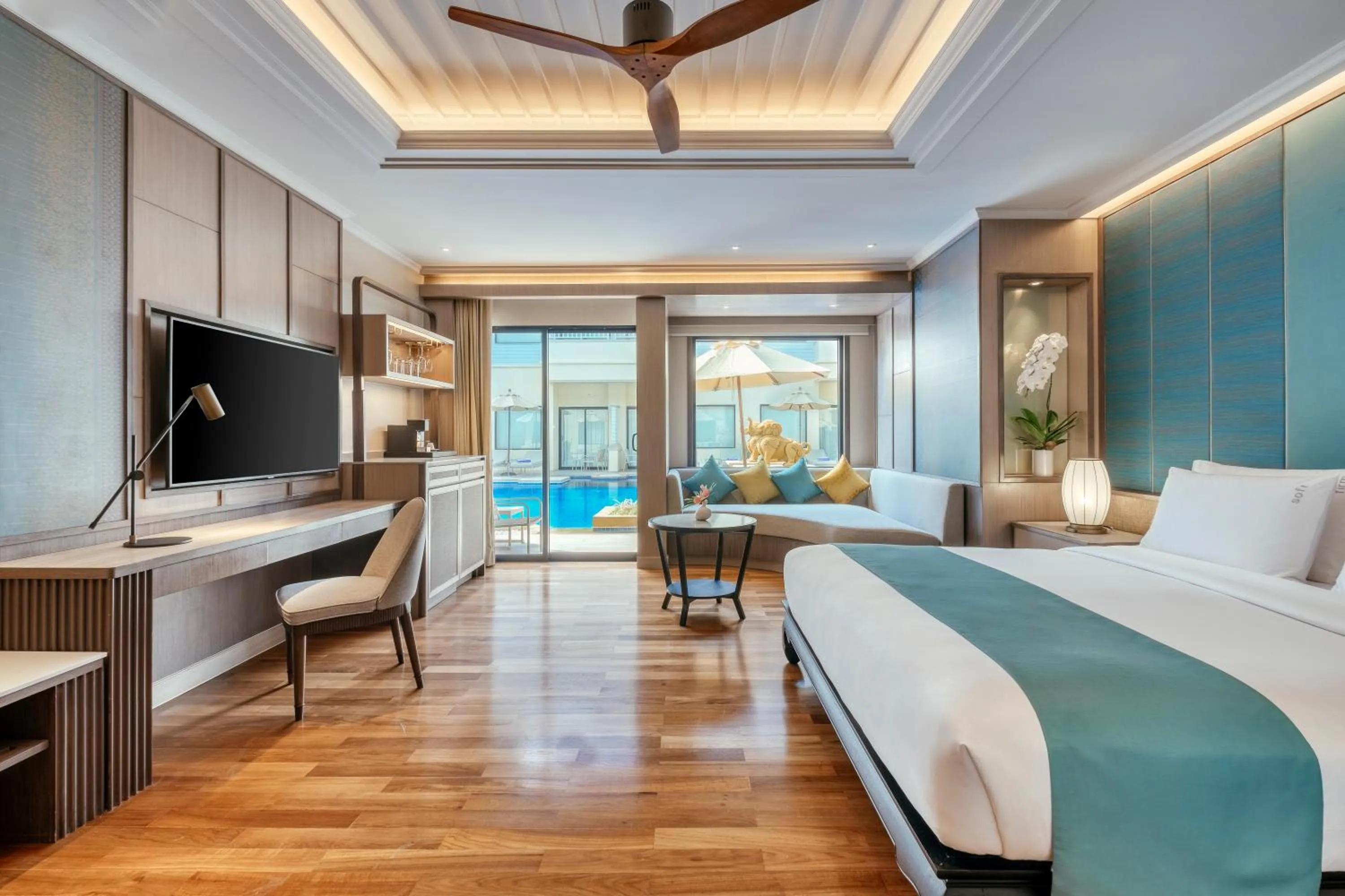 Photo of the whole room, Bed in Holiday Inn Resort Phuket by IHG