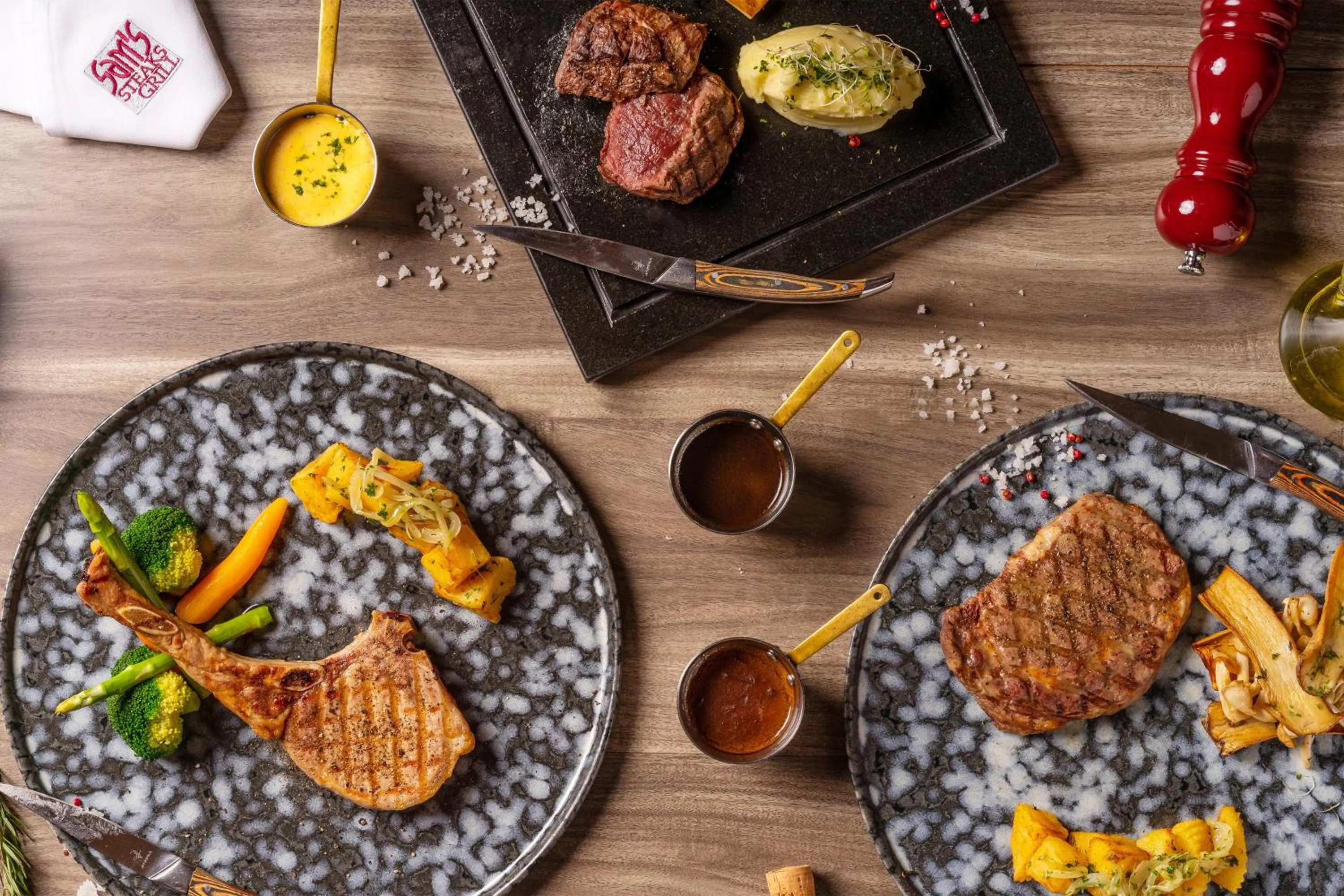 Restaurant/places to eat in Holiday Inn Resort Phuket by IHG