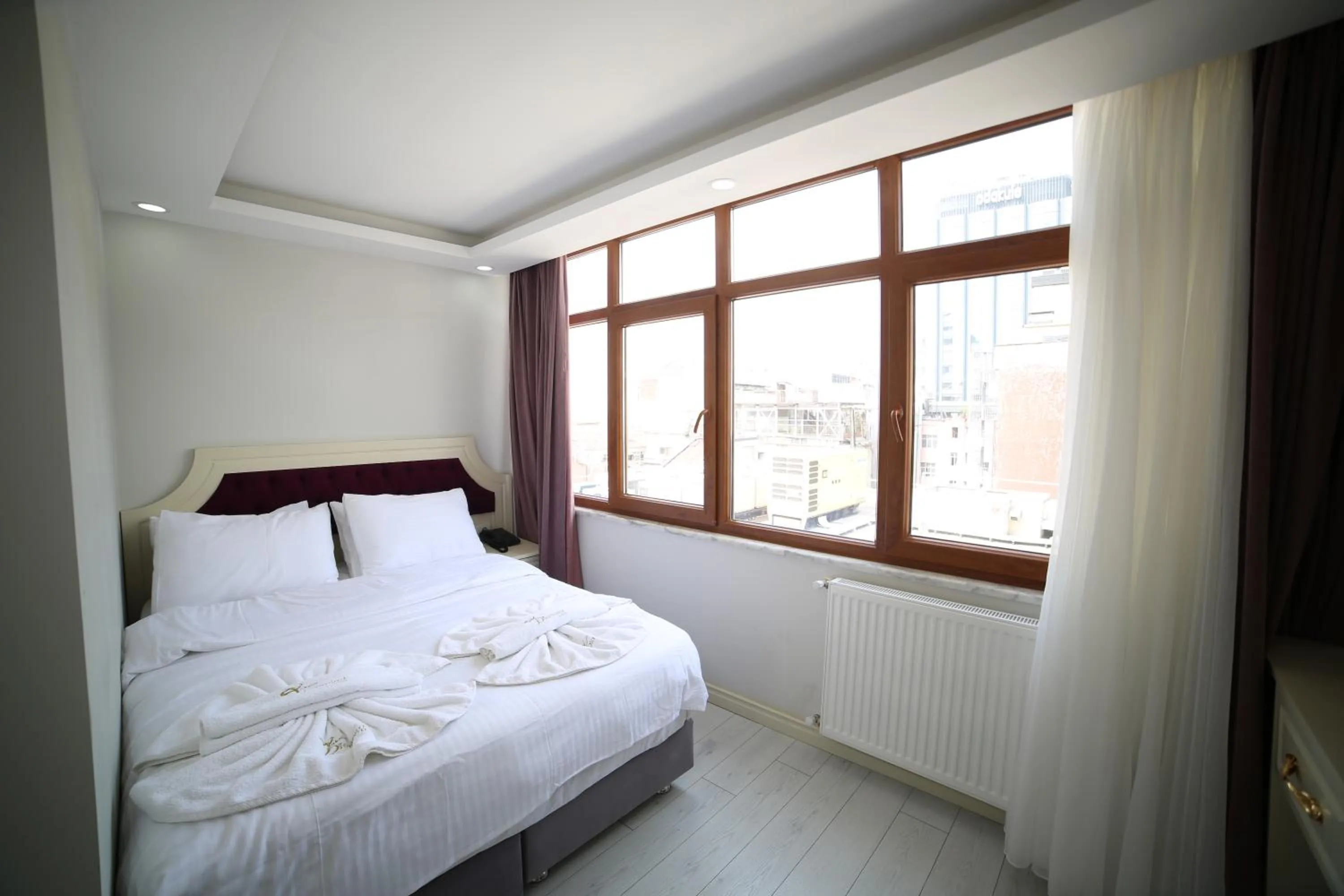 Photo of the whole room, Bed in taksim diamond hotel