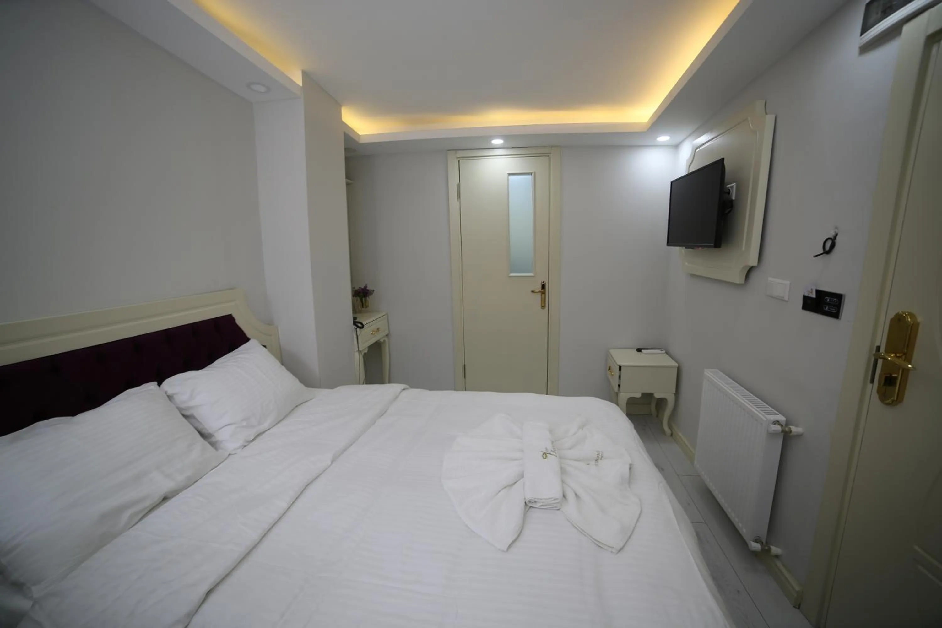 Photo of the whole room, Bed in taksim diamond hotel