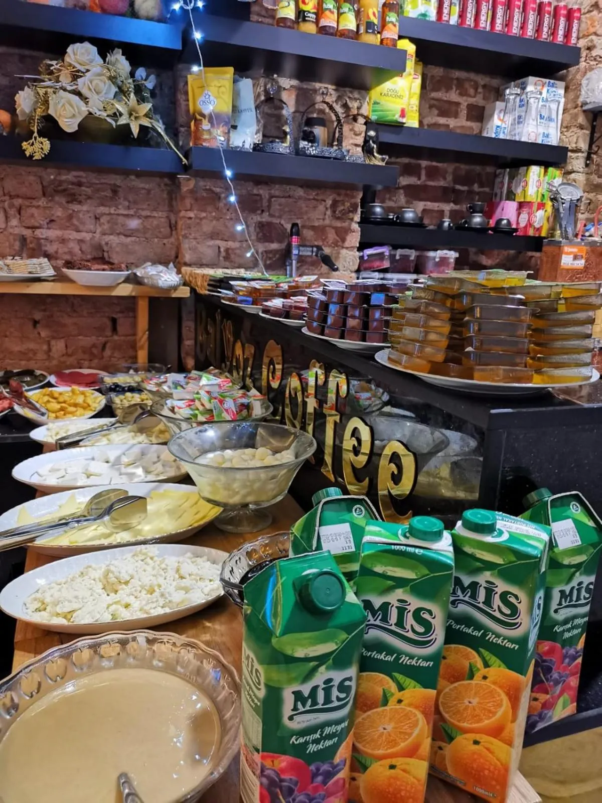 Buffet breakfast in taksim diamond hotel