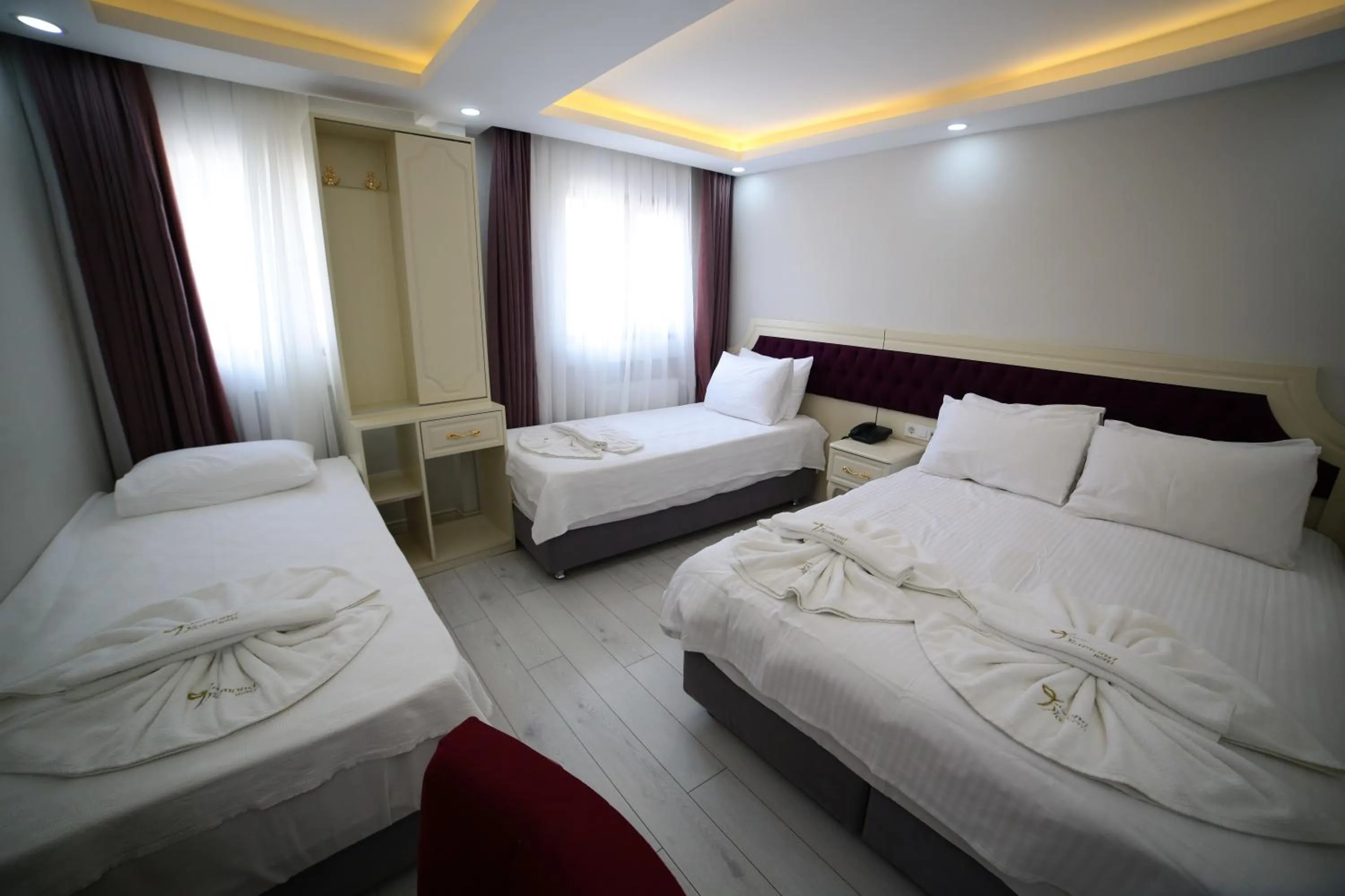 Photo of the whole room, Bed in taksim diamond hotel