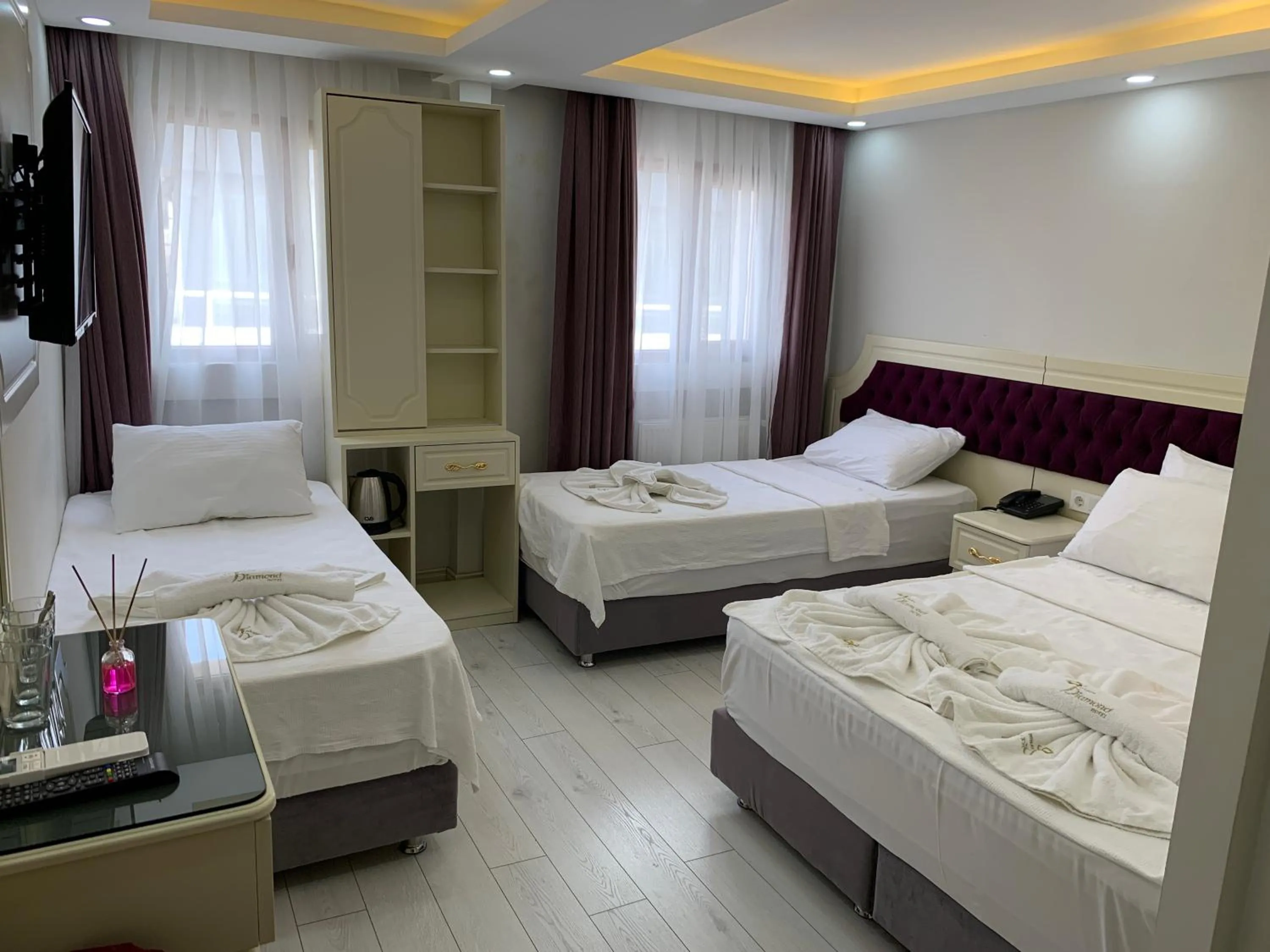 Photo of the whole room, Bed in taksim diamond hotel