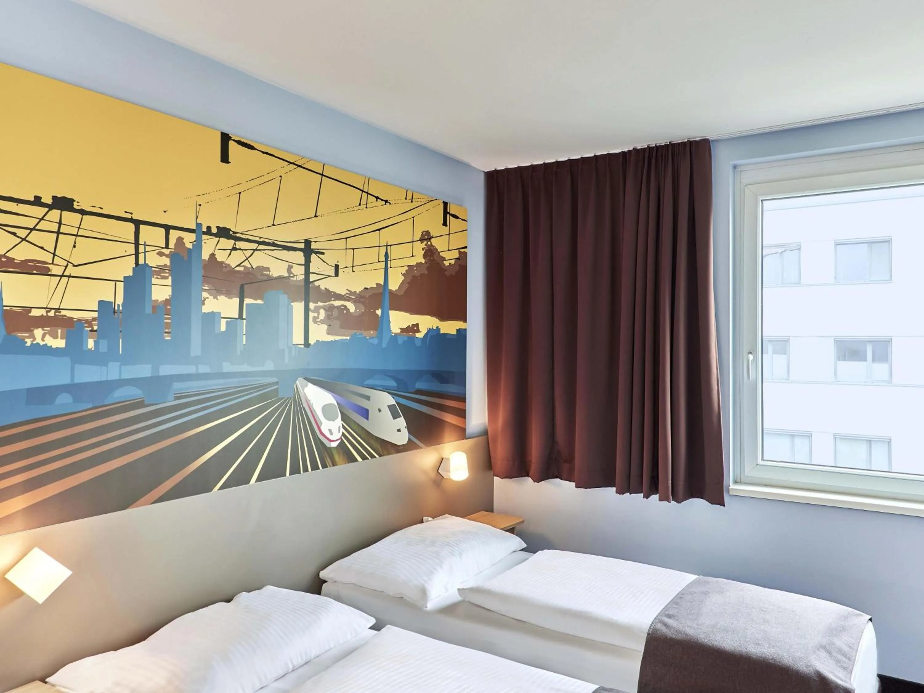 Photo of the whole room, Bed in B&B Hotel Saarbrücken-Hbf