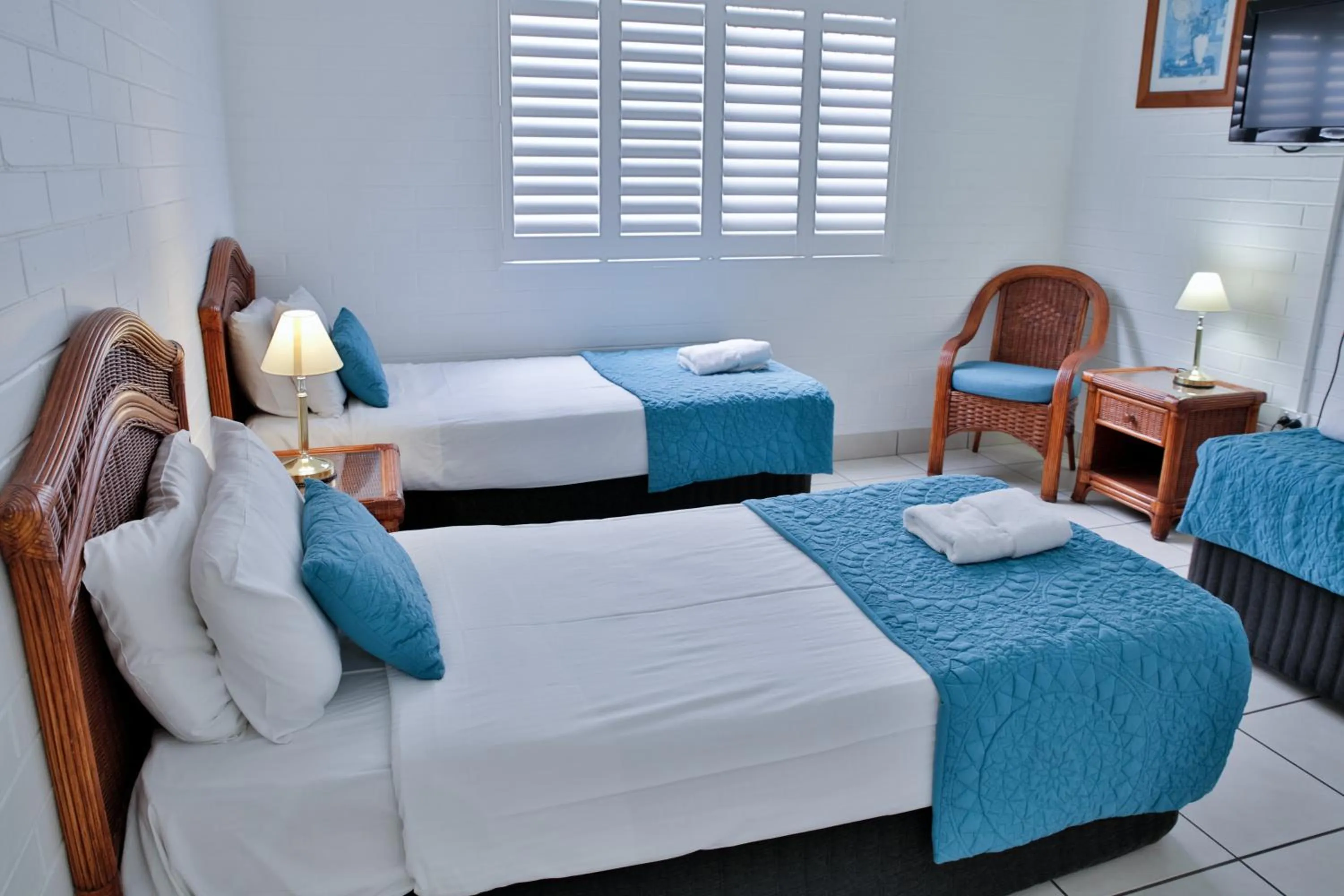 Bed in Central Park Motel