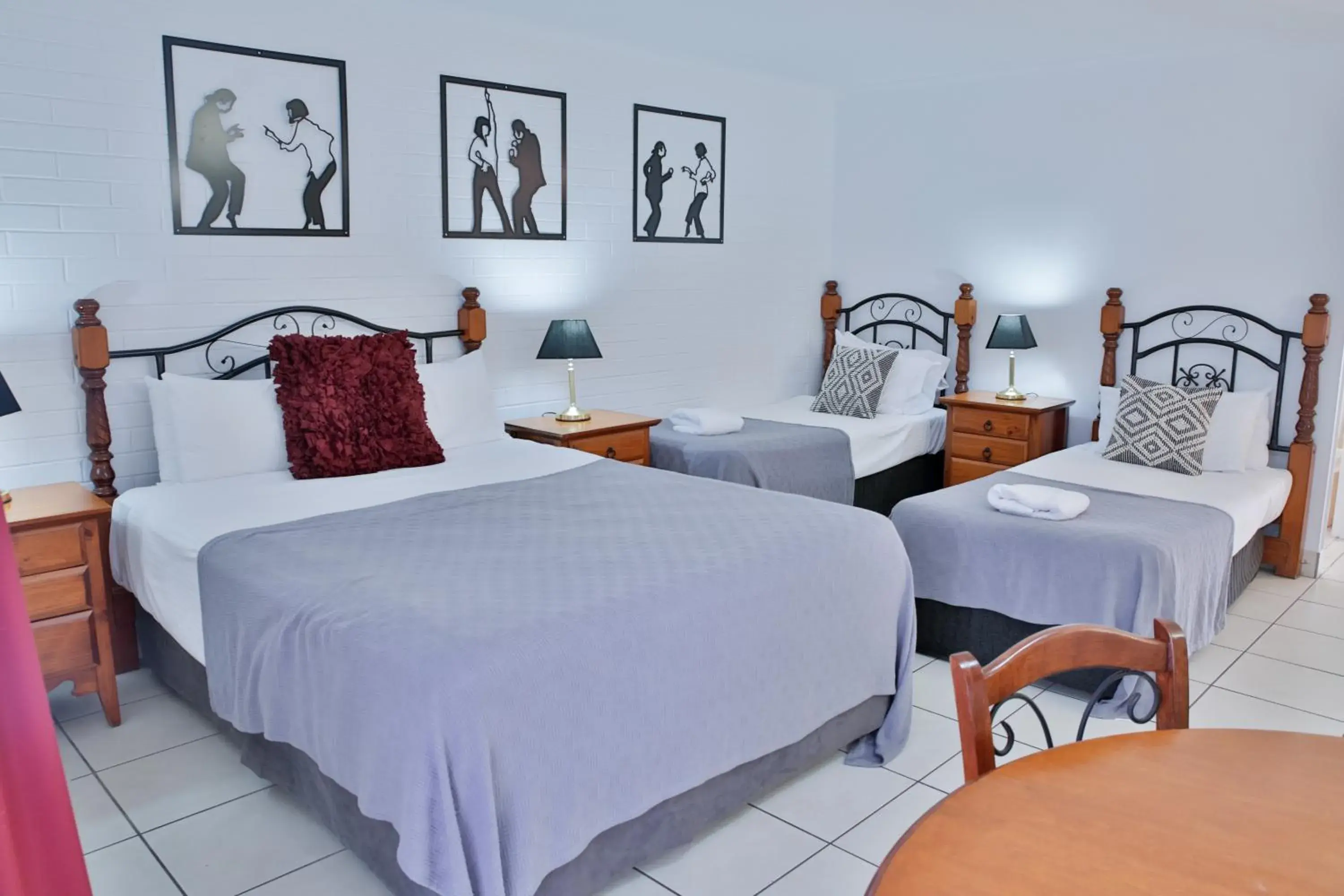 Family Room (1 Queen Bed + 2 Single Beds) in Central Park Motel Family Room (1 Queen Bed + 2 Single Beds) in Central Park Motel